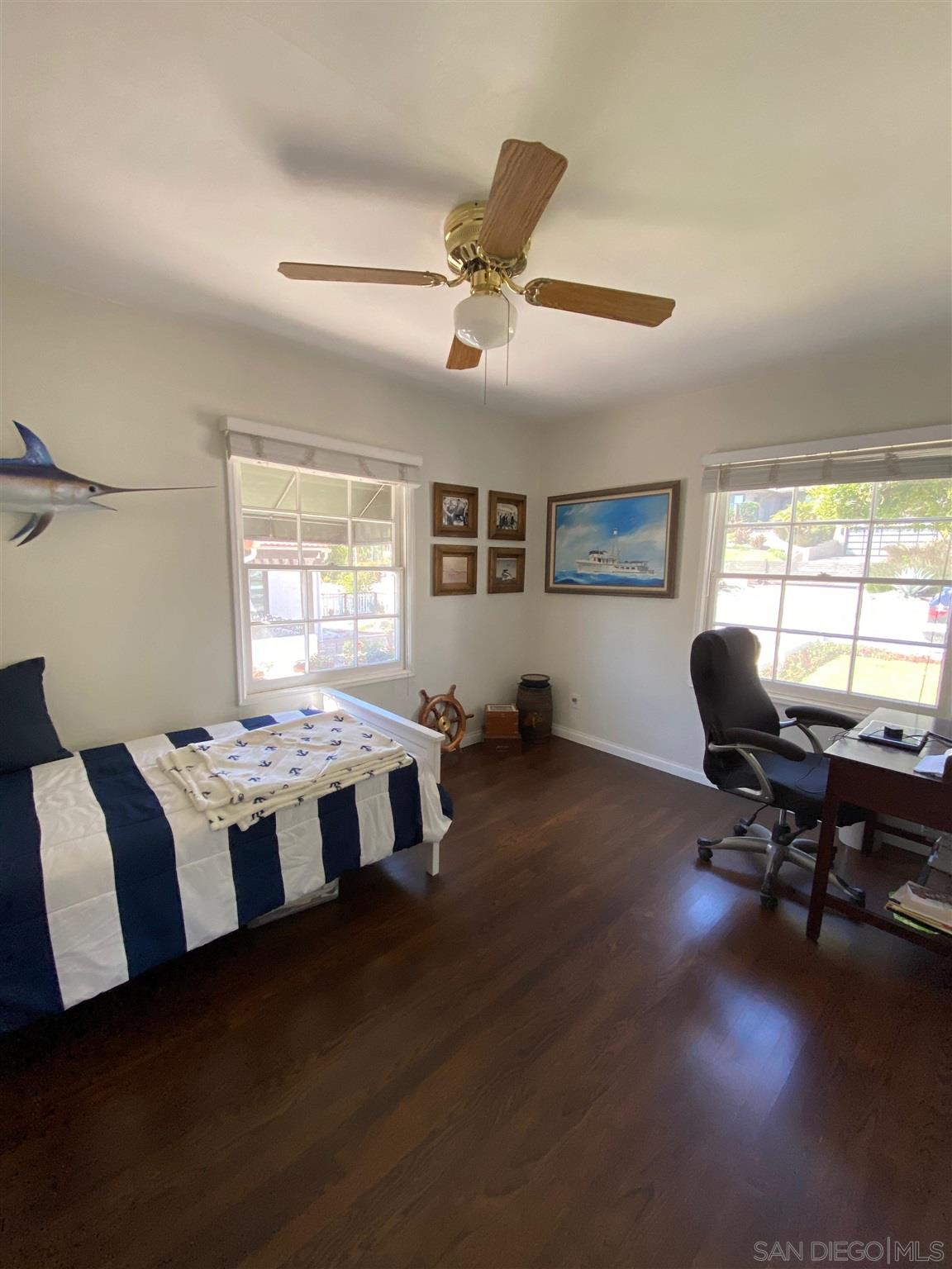 Detail Gallery Image 11 of 21 For 1615  Willow St, San Diego,  CA 92106 - 3 Beds | 2 Baths