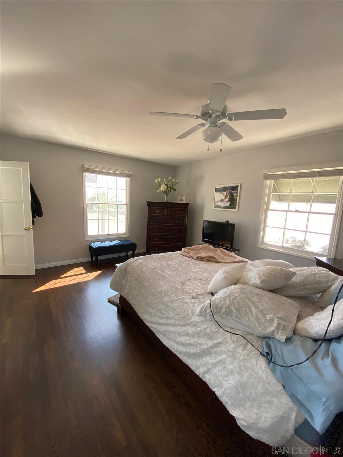 Detail Gallery Image 9 of 21 For 1615  Willow St, San Diego,  CA 92106 - 3 Beds | 2 Baths