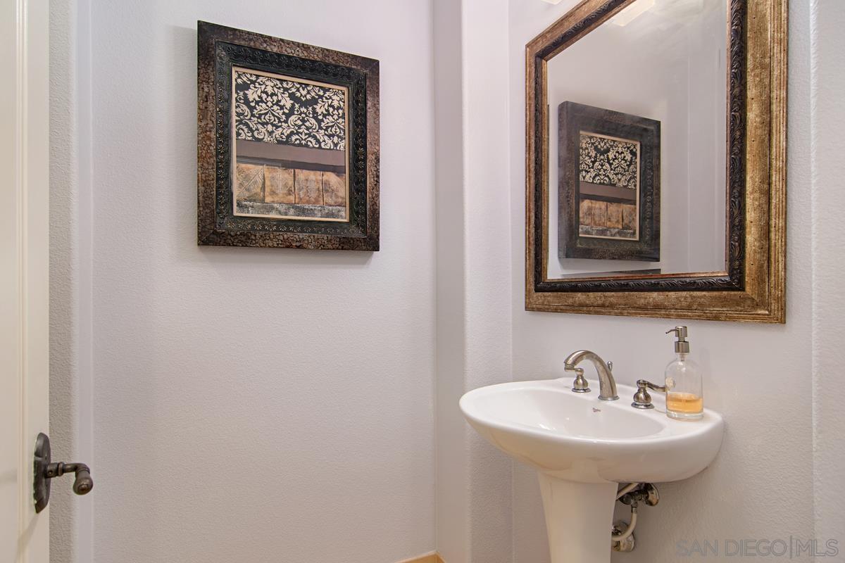 Detail Gallery Image 20 of 28 For 13777  Rosecroft Way, San Diego,  CA 92130 - 4 Beds | 3/1 Baths