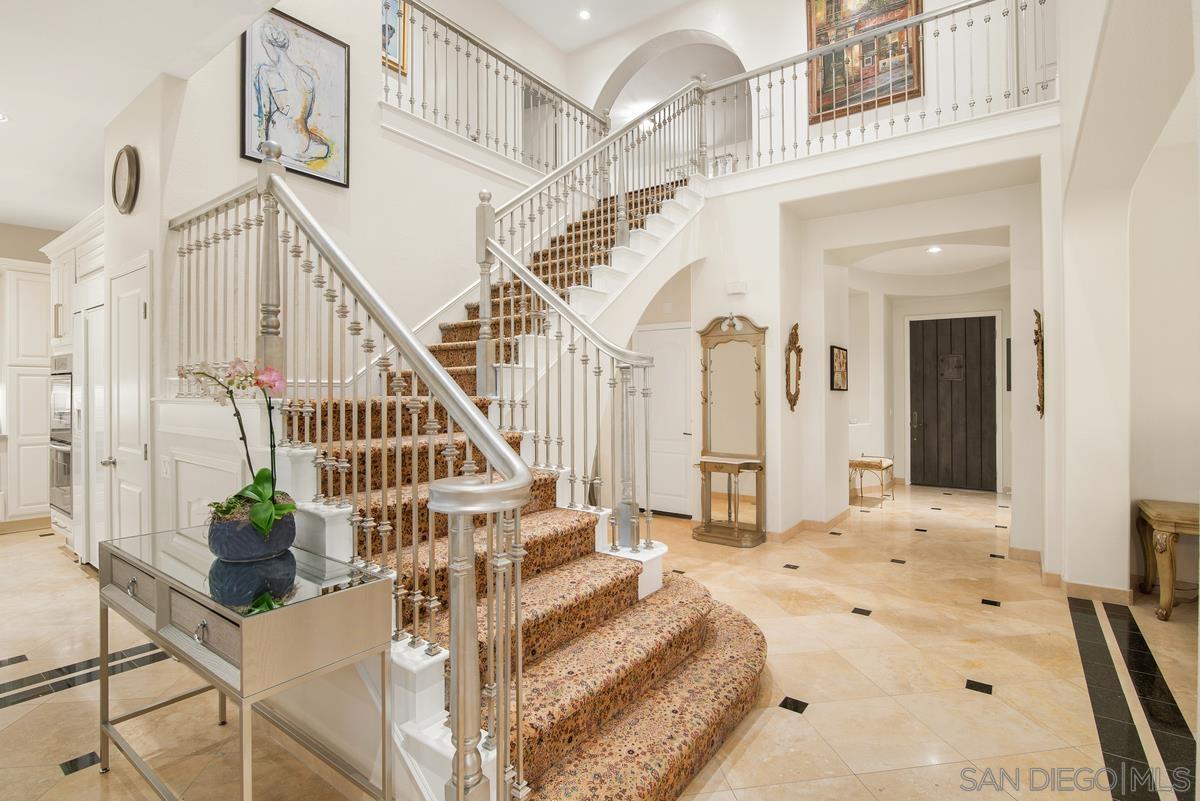 Detail Gallery Image 3 of 28 For 13777  Rosecroft Way, San Diego,  CA 92130 - 4 Beds | 3/1 Baths