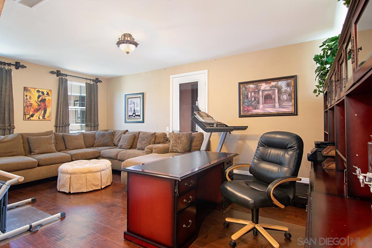 Detail Gallery Image 22 of 28 For 13777  Rosecroft Way, San Diego,  CA 92130 - 4 Beds | 3/1 Baths