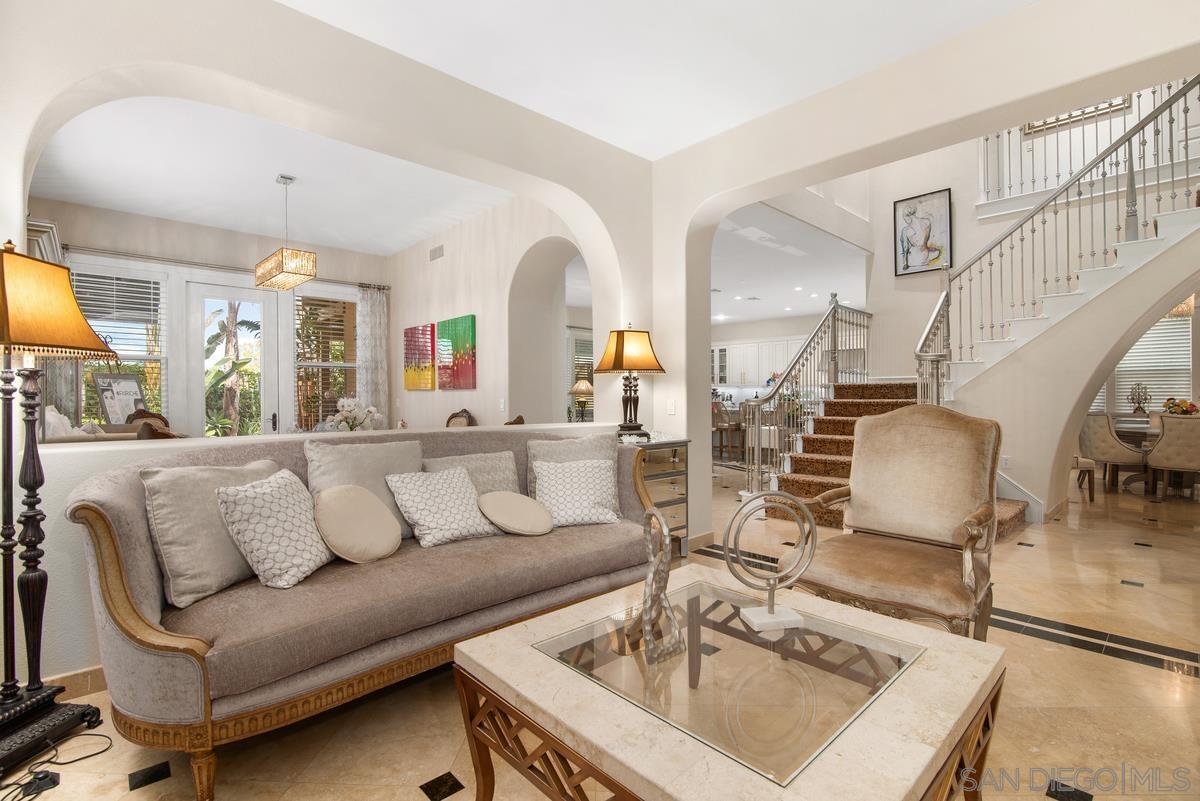 Detail Gallery Image 4 of 28 For 13777  Rosecroft Way, San Diego,  CA 92130 - 4 Beds | 3/1 Baths