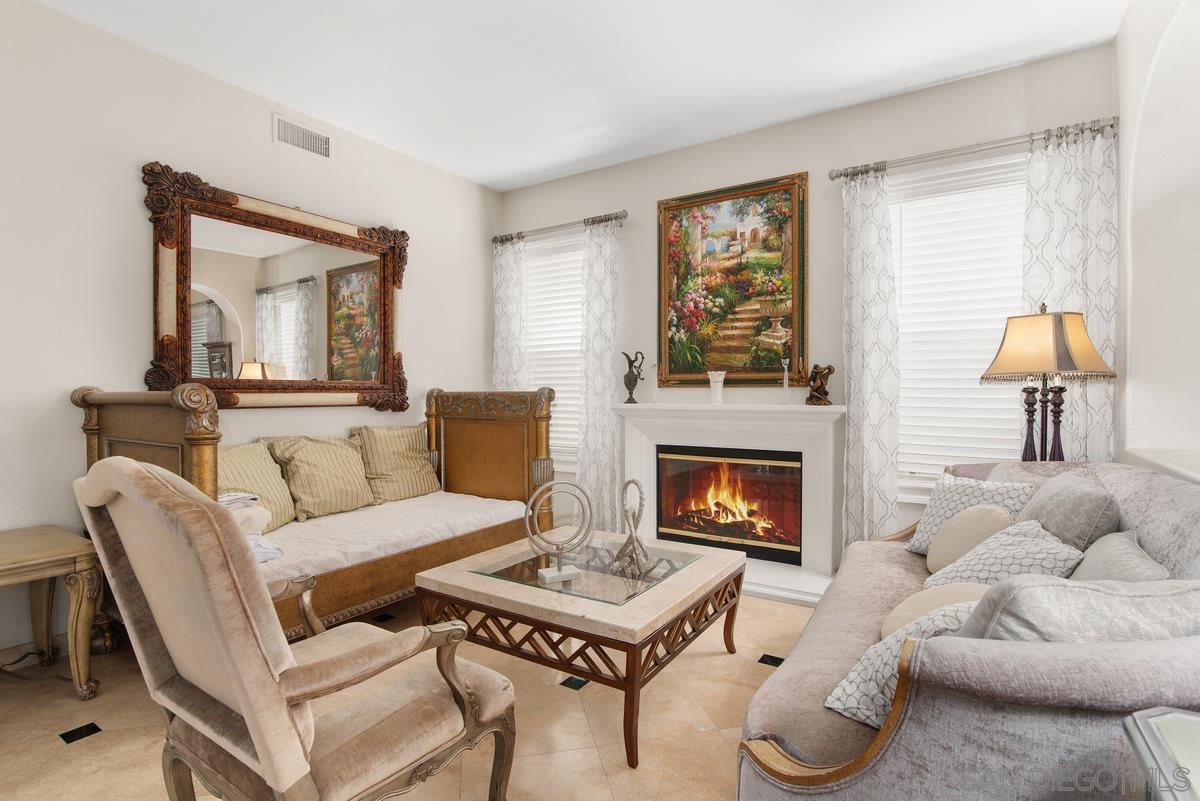 Detail Gallery Image 5 of 28 For 13777  Rosecroft Way, San Diego,  CA 92130 - 4 Beds | 3/1 Baths