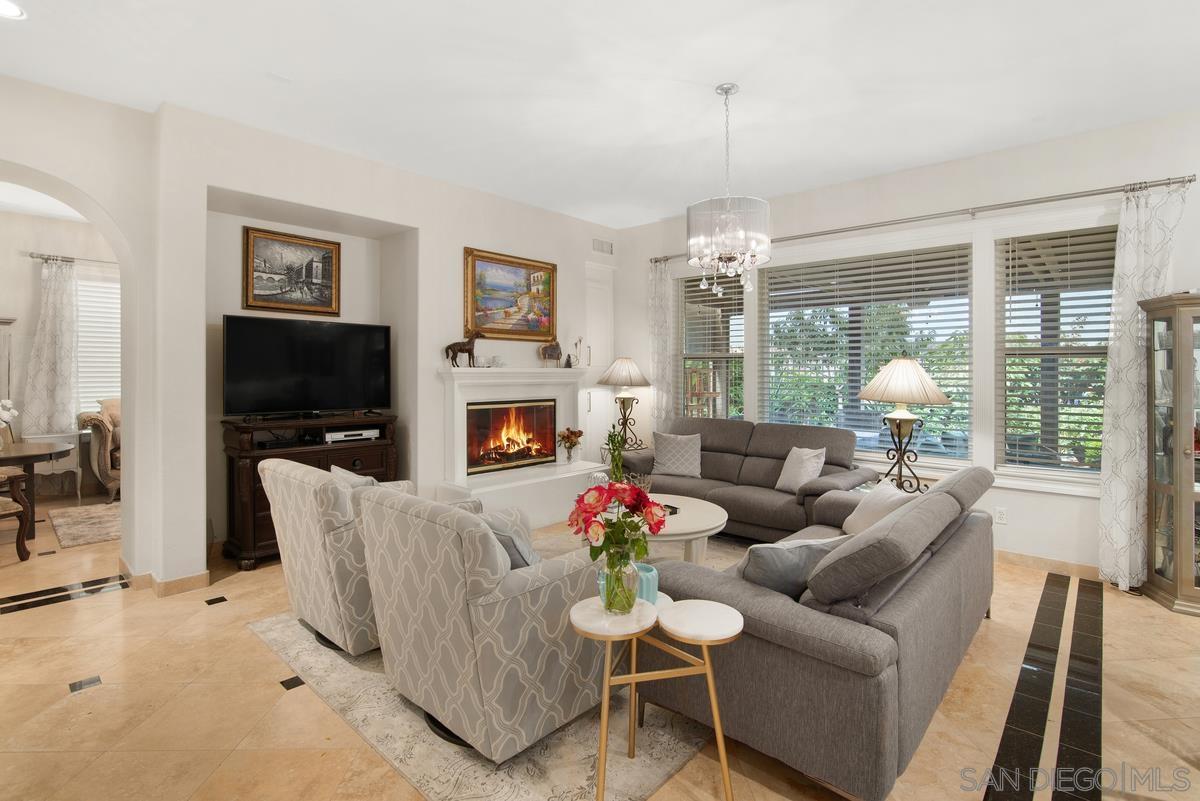 Detail Gallery Image 7 of 28 For 13777  Rosecroft Way, San Diego,  CA 92130 - 4 Beds | 3/1 Baths