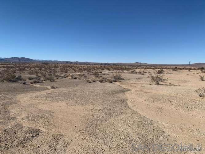 Detail Gallery Image 11 of 25 For Fran Lou Ln, Joshua Tree,  CA 92252 - – Beds | – Baths