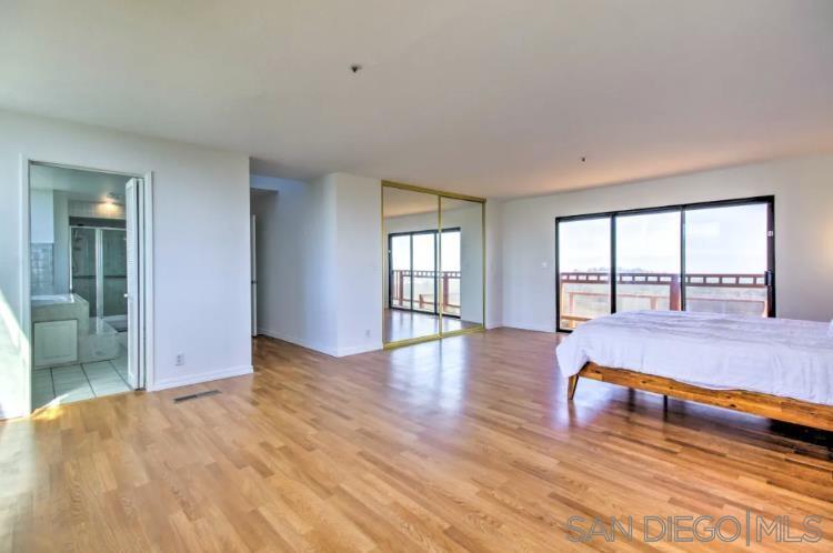 Detail Gallery Image 10 of 75 For 404  Hidden Valley Rd, Moss Landing,  CA 95039 - 4 Beds | 4/1 Baths