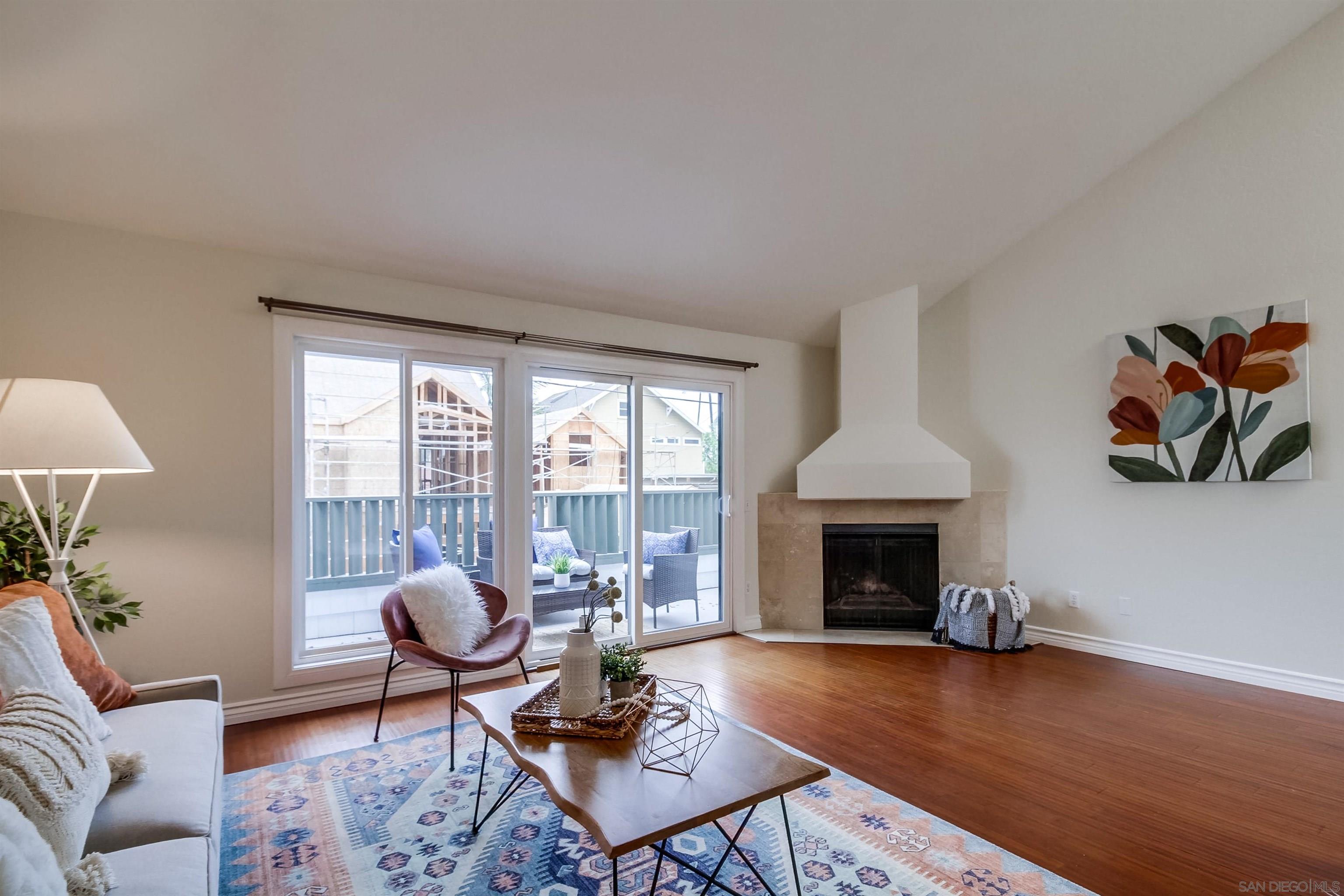 Detail Gallery Image 3 of 42 For 3675  7th Avenue  C, San Diego,  CA 92103 - 3 Beds | 2 Baths