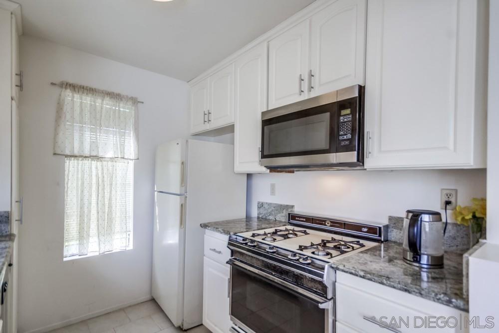 Detail Gallery Image 4 of 26 For 8520  Summerdale Rd  49, San Diego,  CA 92126 - 1 Beds | 1 Baths