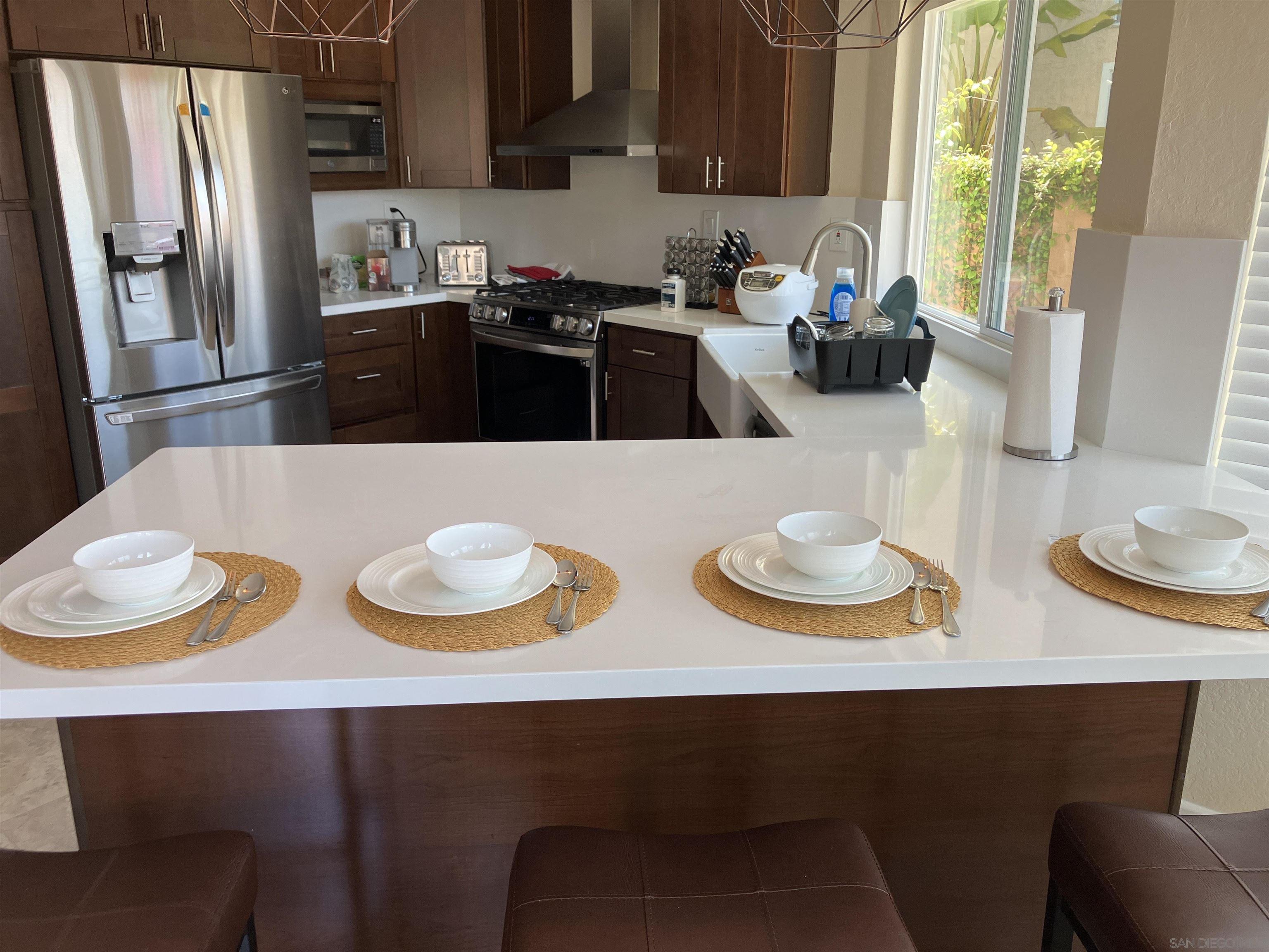 Detail Gallery Image 4 of 36 For 8418  Hovenweep Court, San Diego,  CA 92129 - 4 Beds | 3 Baths