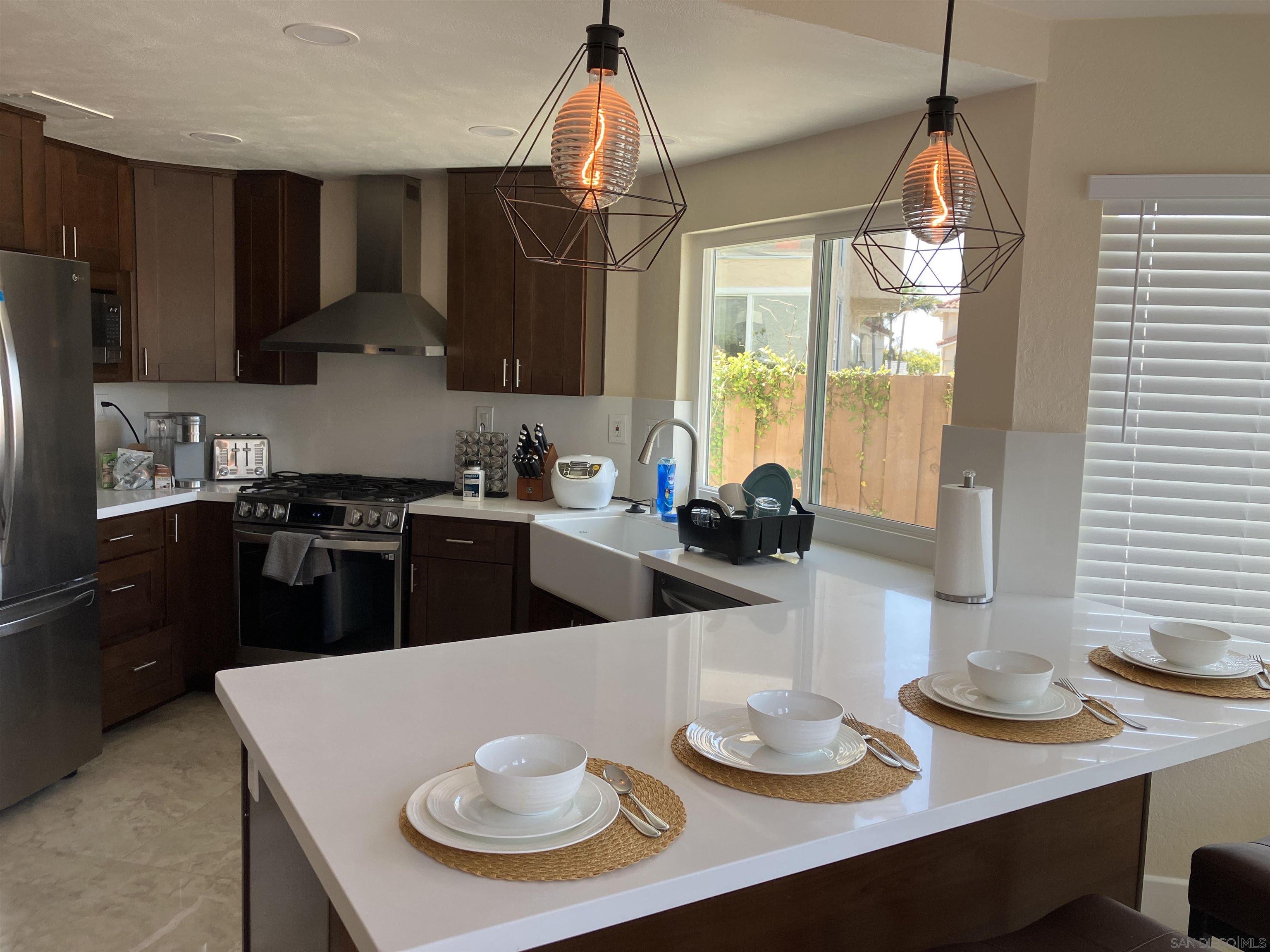 Detail Gallery Image 5 of 36 For 8418  Hovenweep Court, San Diego,  CA 92129 - 4 Beds | 3 Baths