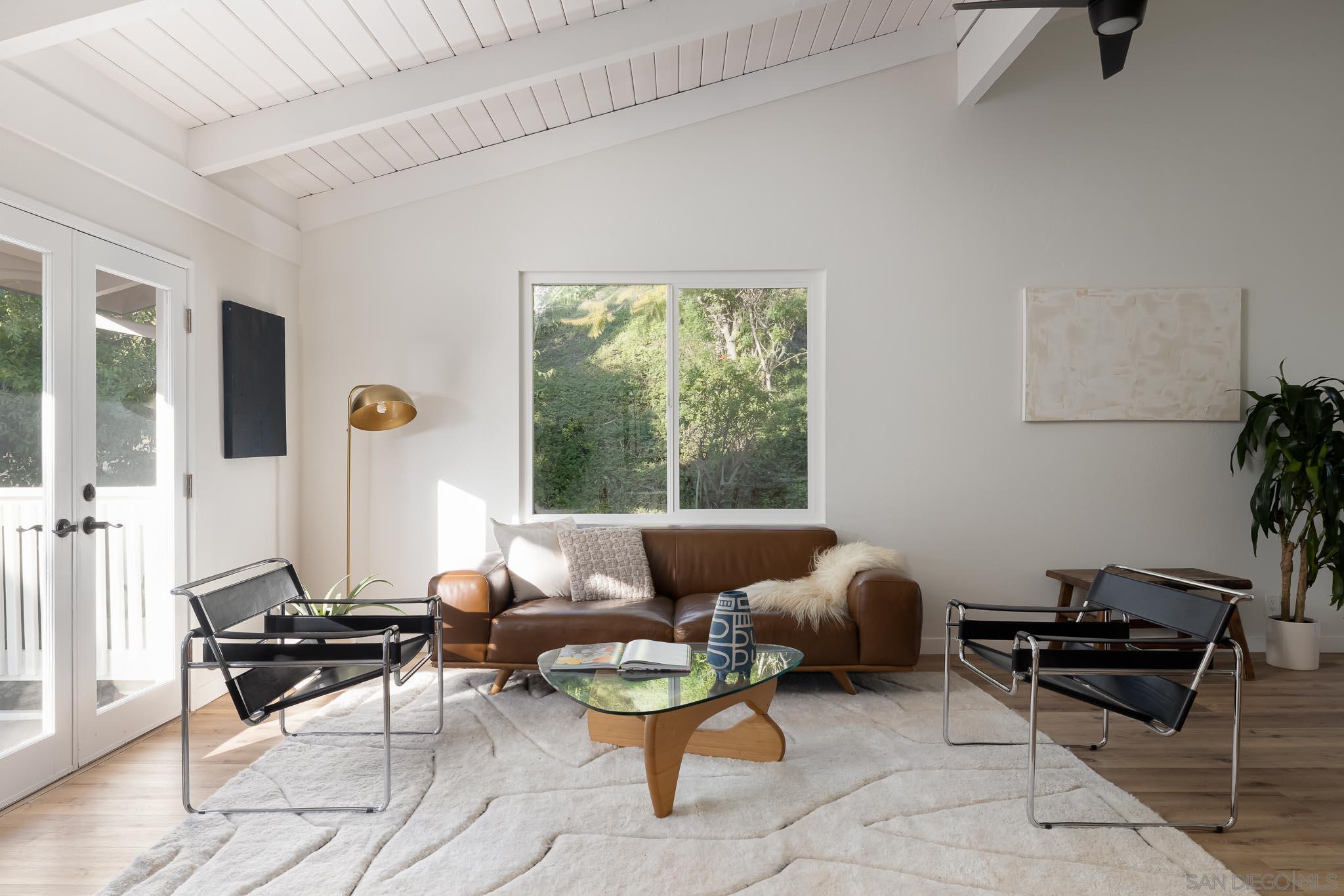 Detail Gallery Image 1 of 1 For 2856  Luciernaga St, Carlsbad,  CA 92009 - 3 Beds | 3 Baths