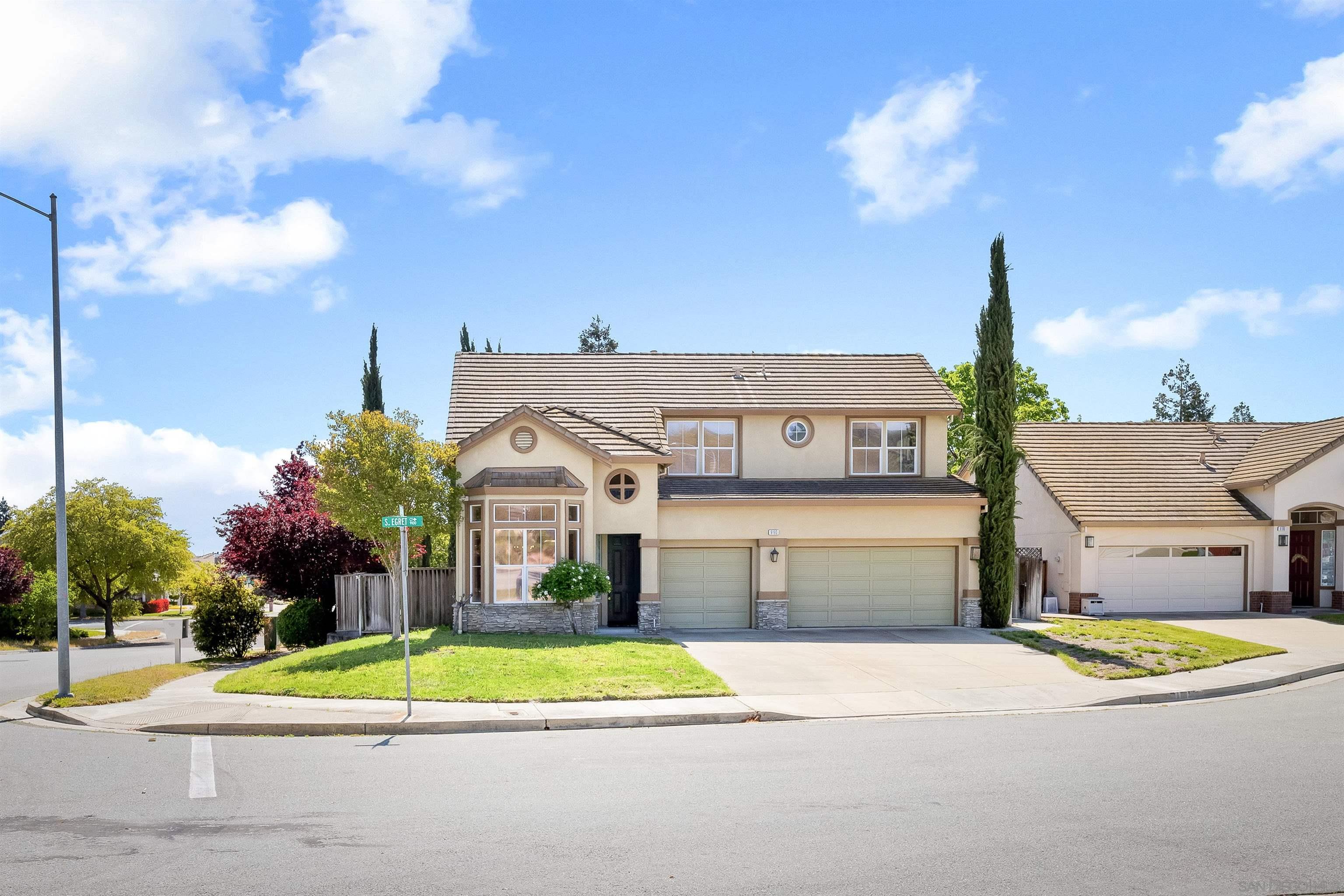 Front Image Thumbnail for SD230008237