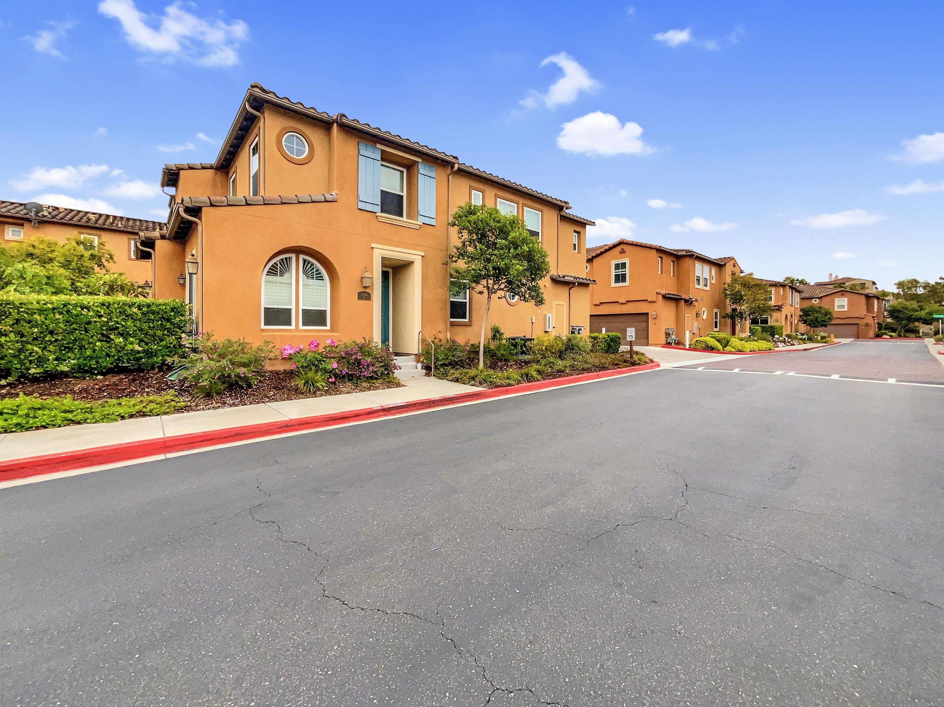 Detail Gallery Image 1 of 1 For 17022  Calle Trevino  #6,  San Diego,  CA 92127 - 2 Beds | 2/1 Baths