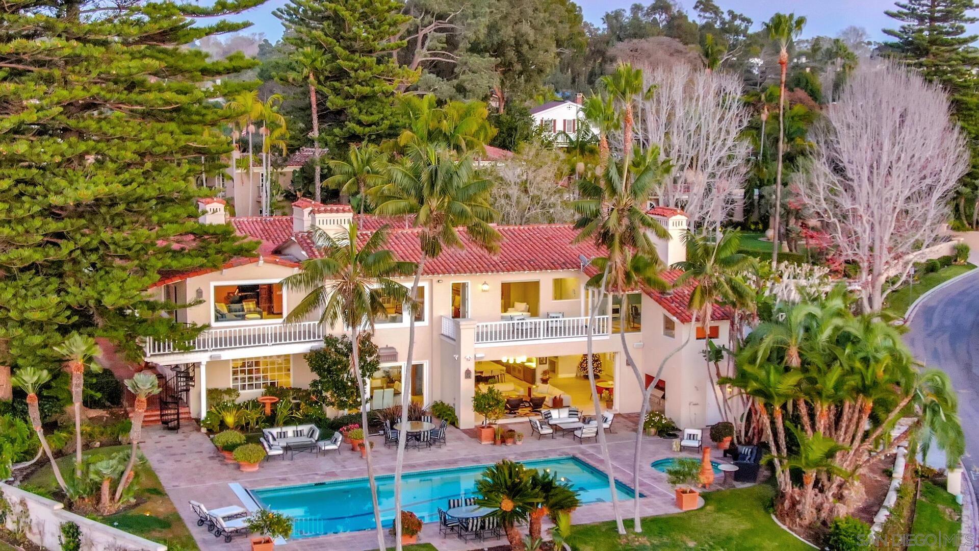 Detail Gallery Image 1 of 1 For 1021  Muirlands Dr, La Jolla,  CA 92037 - 8 Beds | 7/3 Baths