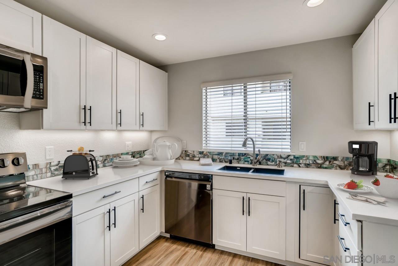 Front Image Thumbnail for SD230010078