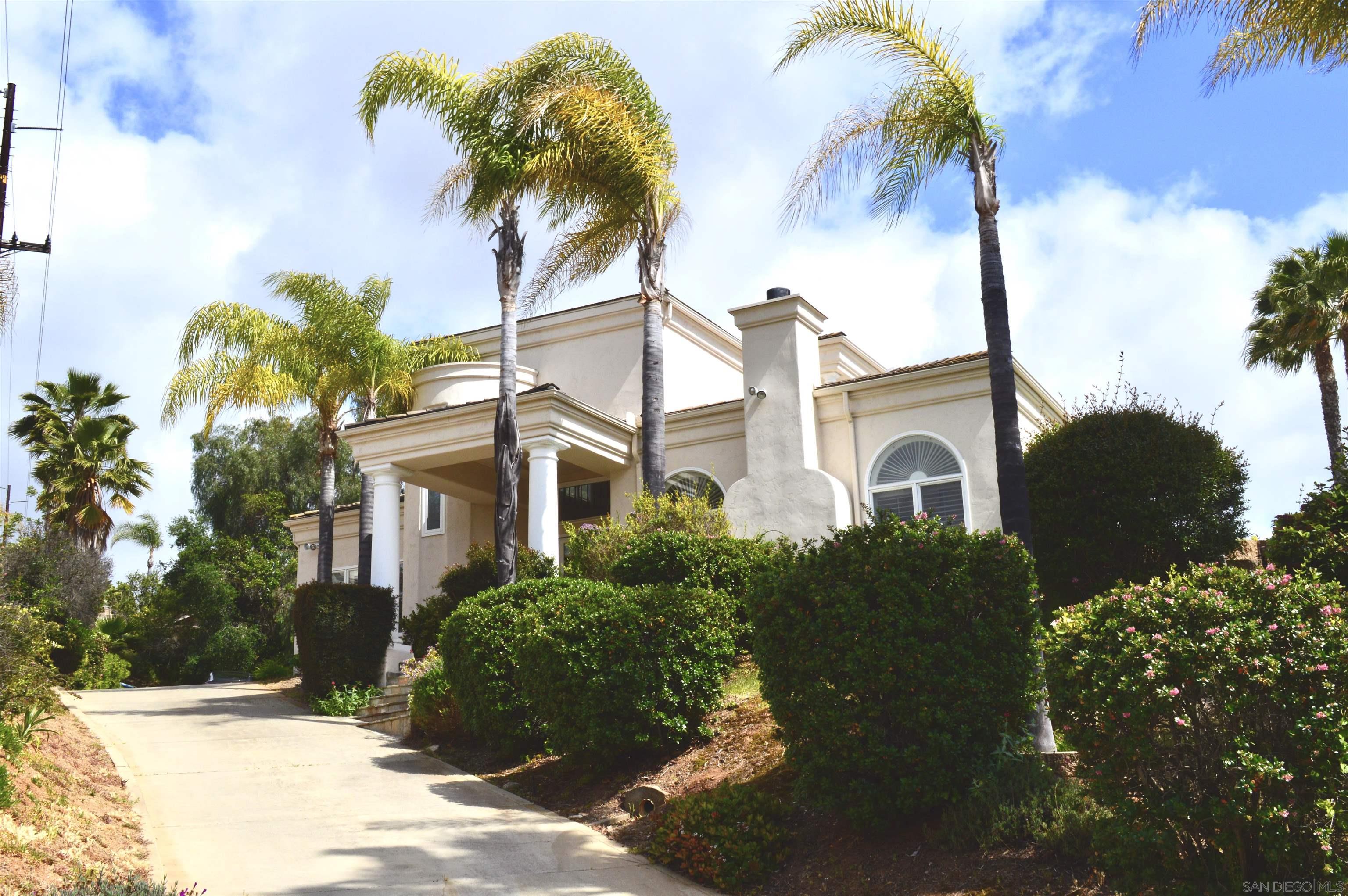 Detail Gallery Image 1 of 1 For 2464  Canyon Creek Rd, Escondido,  CA 92025 - 6 Beds | 5 Baths