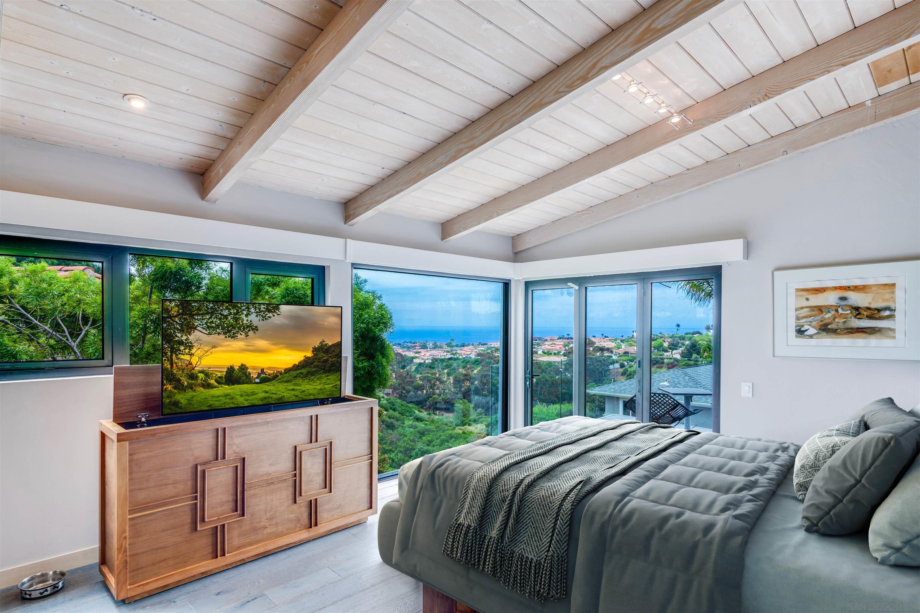 Detail Gallery Image 1 of 1 For 5802  Sagebrush Rd, La Jolla,  CA 92037 - 5 Beds | 5/1 Baths