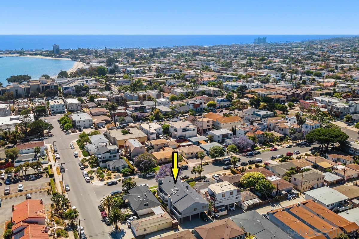 Detail Gallery Image 1 of 1 For 4011  Promontory St, San Diego,  CA 92109 - 3 Beds | 2 Baths