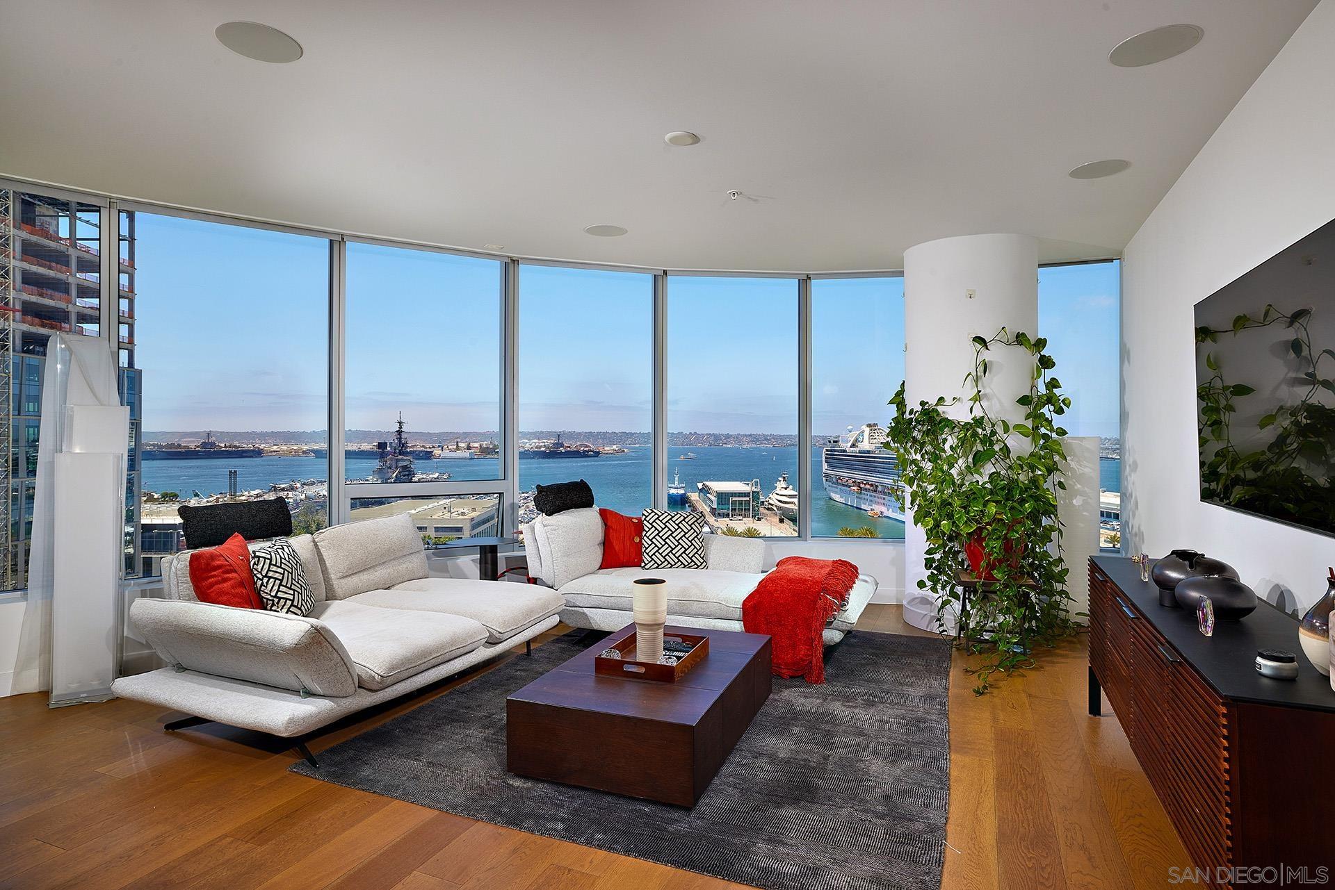 Detail Gallery Image 1 of 1 For 888 W E St  #1402,  San Diego,  CA 92101 - 2 Beds | 2/1 Baths