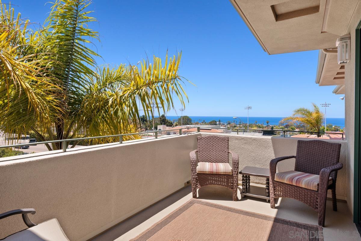 Detail Gallery Image 1 of 1 For 7109  Fay Ave., La Jolla,  CA 92037 - 3 Beds | 3/1 Baths