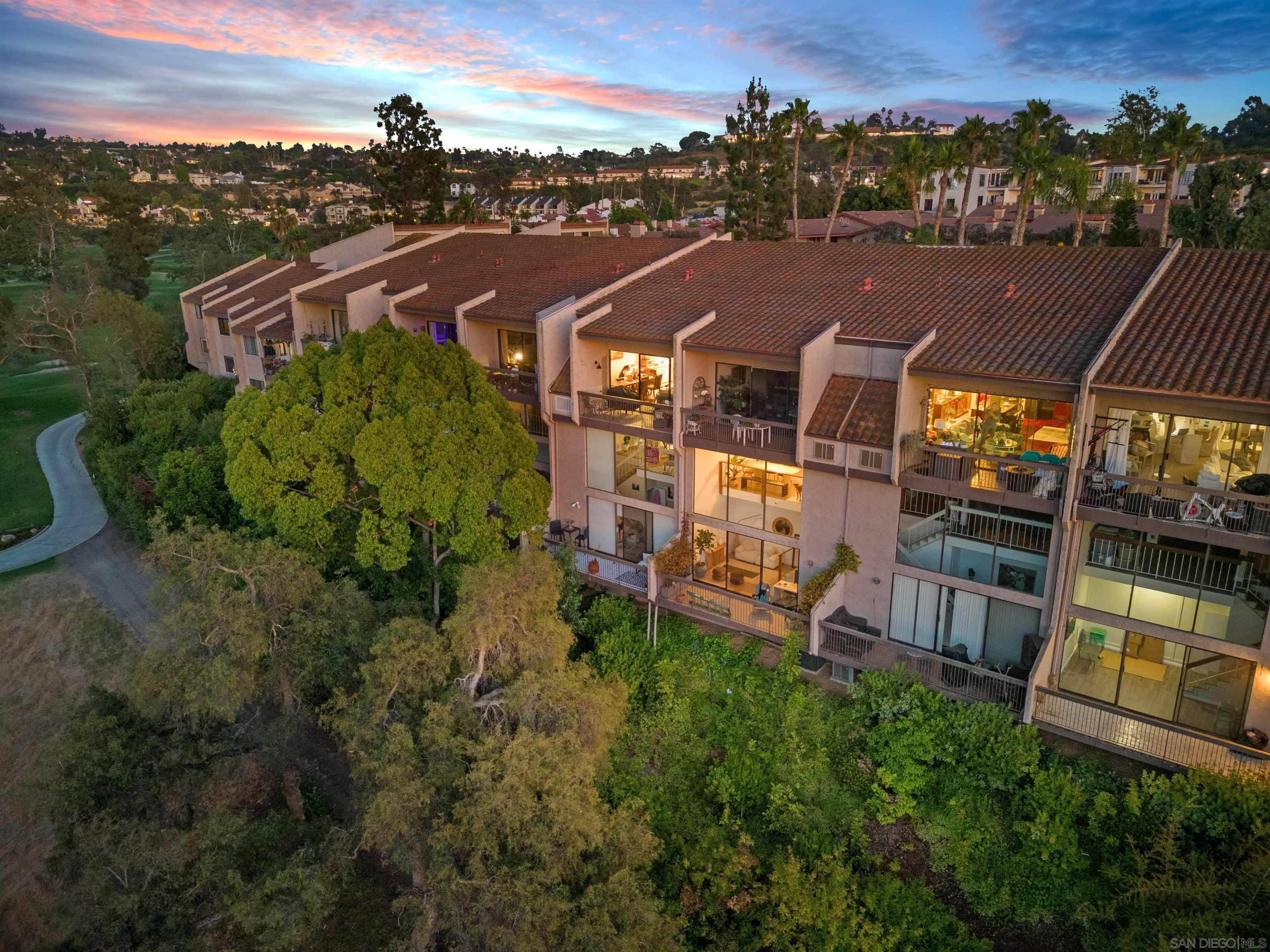 Detail Gallery Image 1 of 1 For 2564  Navarra Drive  #106,  Carlsbad,  CA 92009 - 2 Beds | 1/1 Baths
