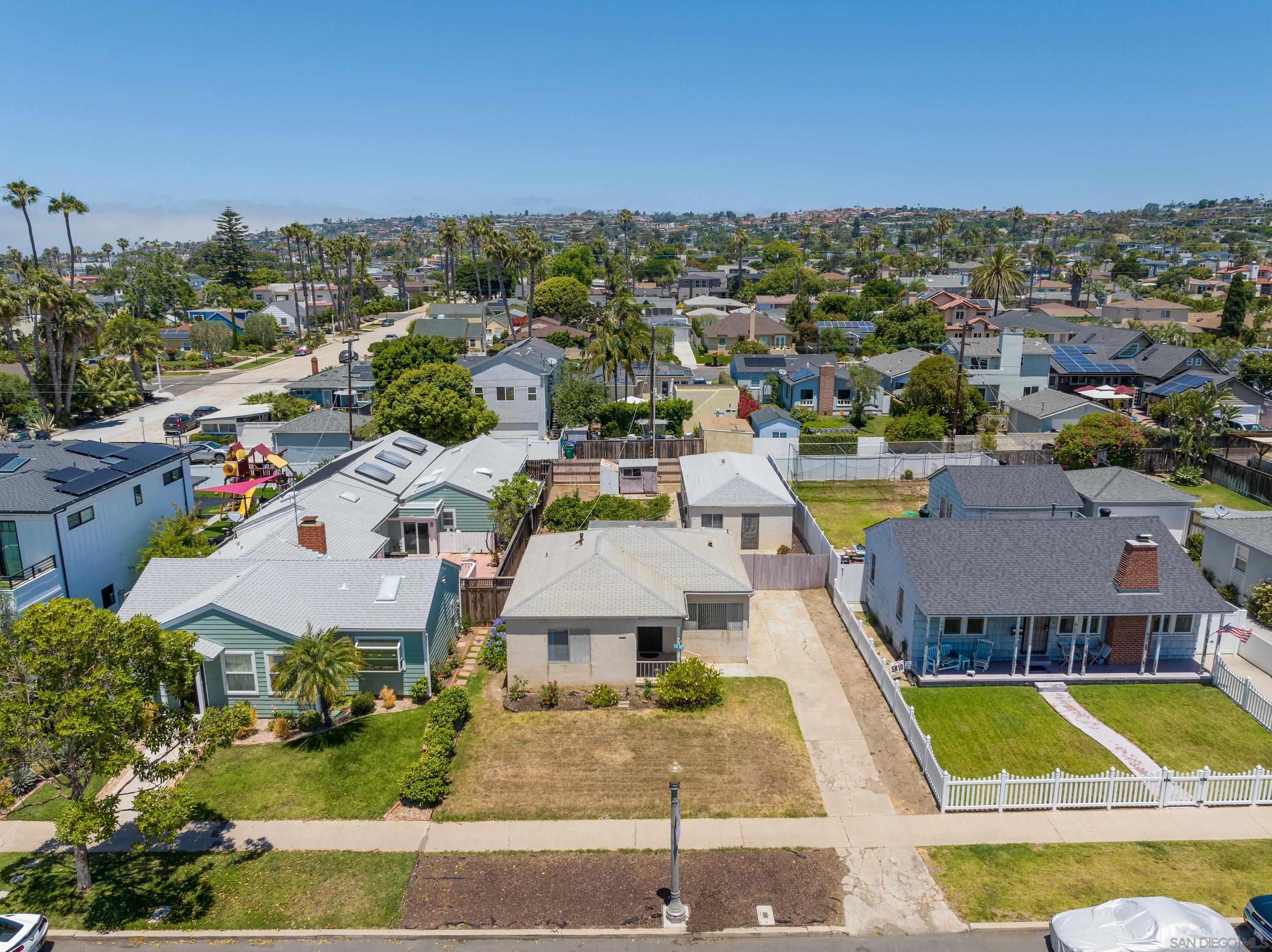 Detail Gallery Image 1 of 1 For 1220  Diamond, San Diego,  CA 92109 - 2 Beds | 1 Baths