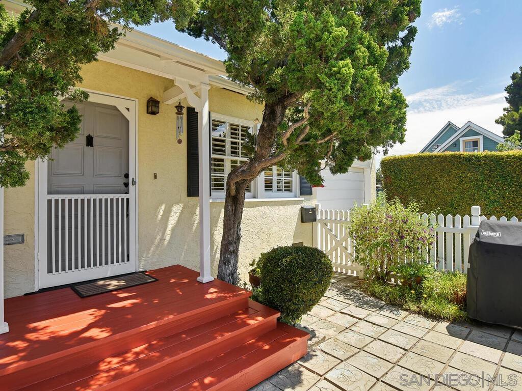 Detail Gallery Image 1 of 1 For 4970  Adams Ave, San Diego,  CA 92115 - 2 Beds | 1 Baths