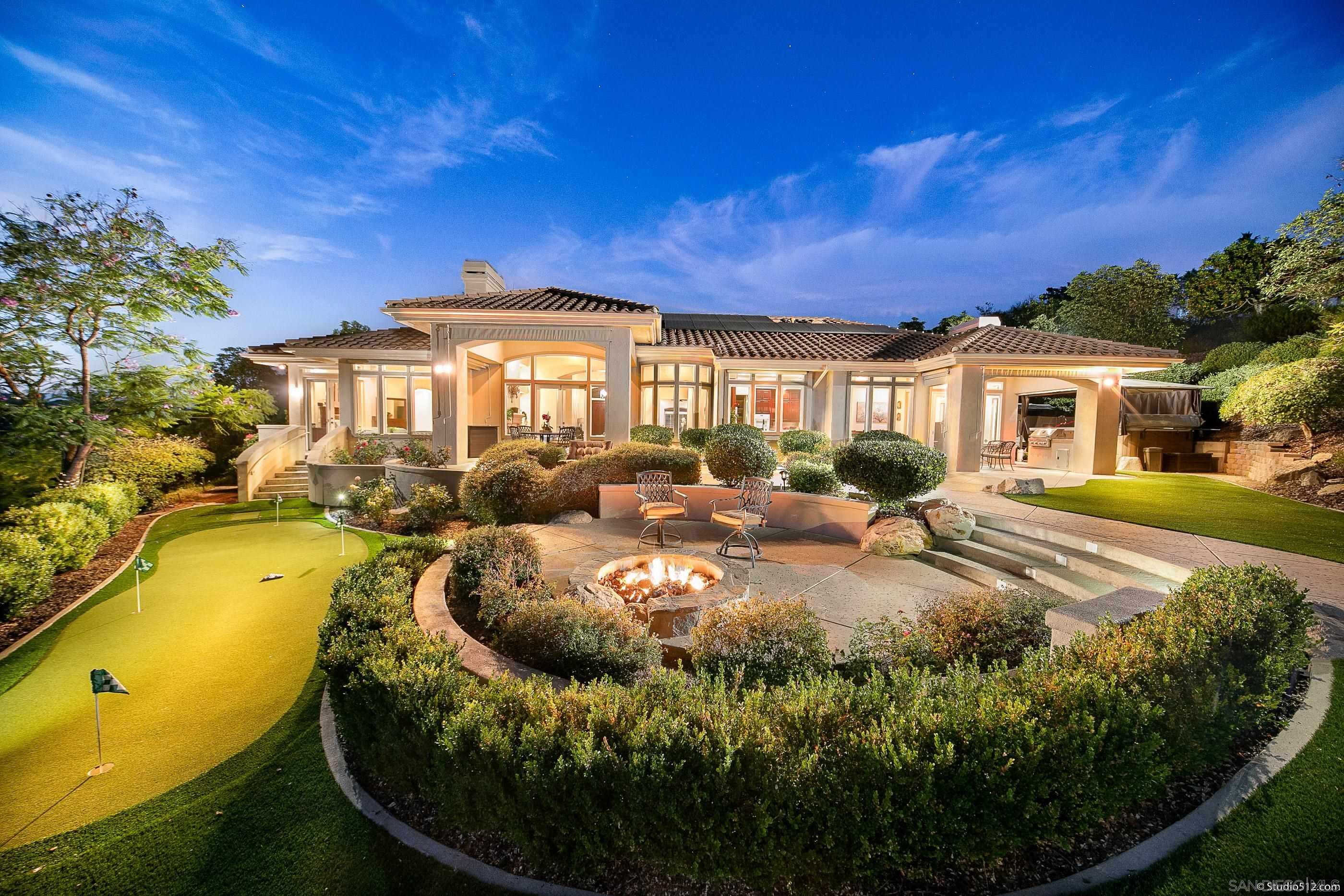 Detail Gallery Image 1 of 1 For 2433  Cross Creek Lane, Escondido,  CA 92025 - 5 Beds | 3/1 Baths