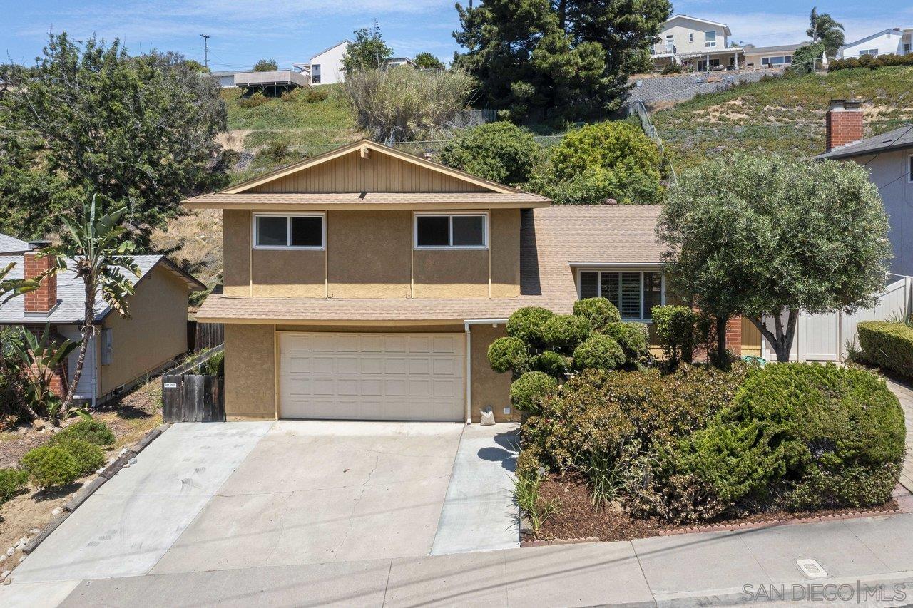 Detail Gallery Image 1 of 1 For 5016  Somam Ave, San Diego,  CA 92110 - 5 Beds | 3 Baths