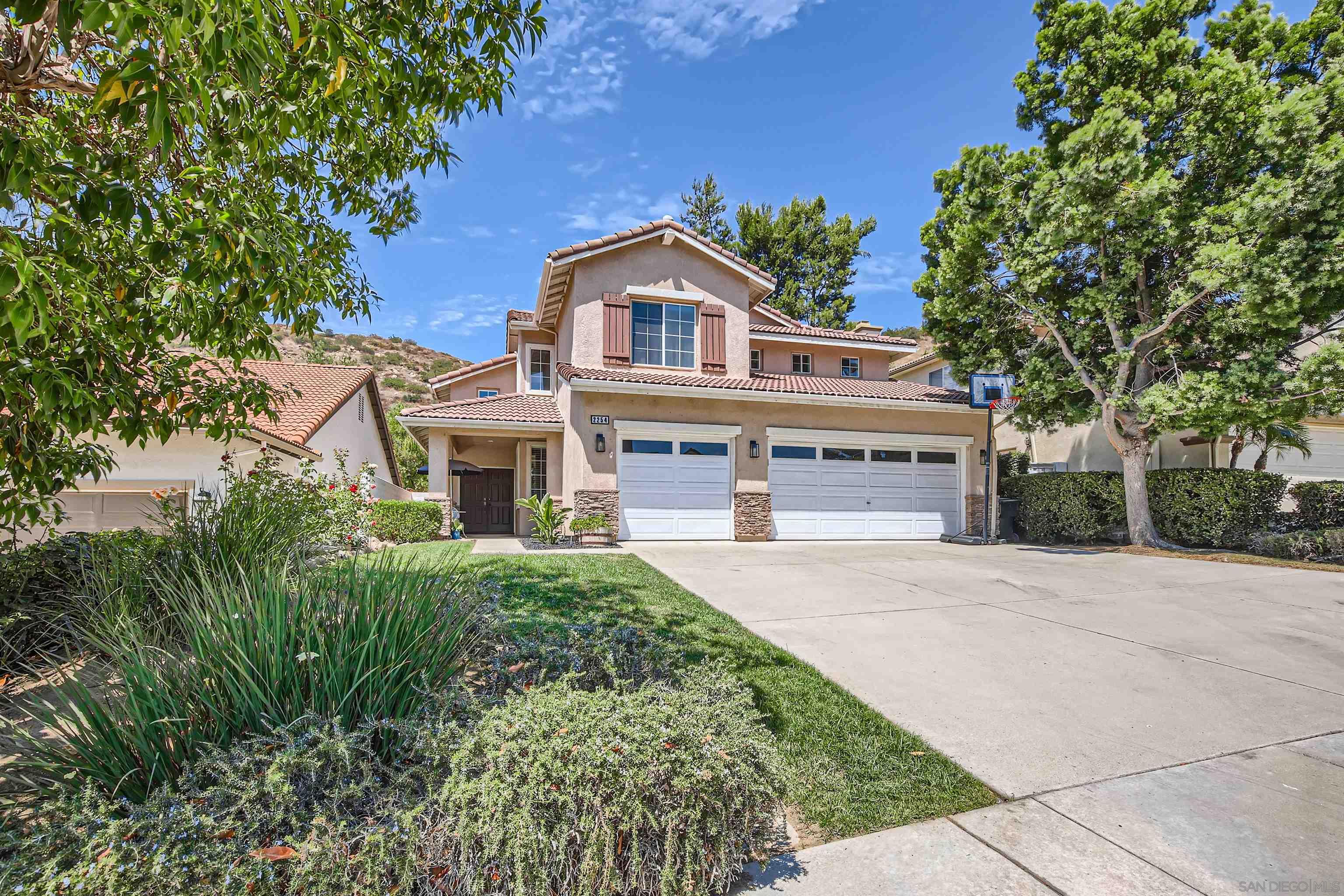 Detail Gallery Image 1 of 1 For 2254  Orange Grove Pl, Escondido,  CA 92027 - 4 Beds | 3 Baths