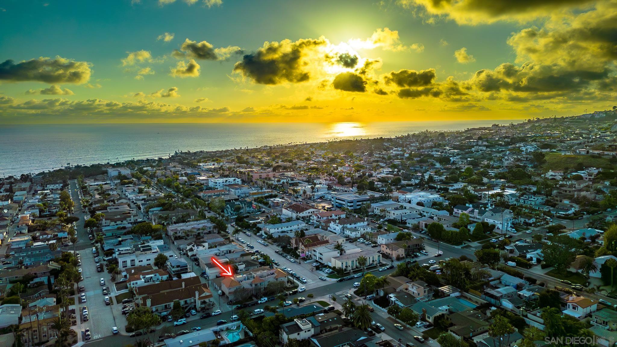 Detail Gallery Image 1 of 1 For 1073  Sapphire Street, San Diego,  CA 92109 - 3 Beds | 2 Baths