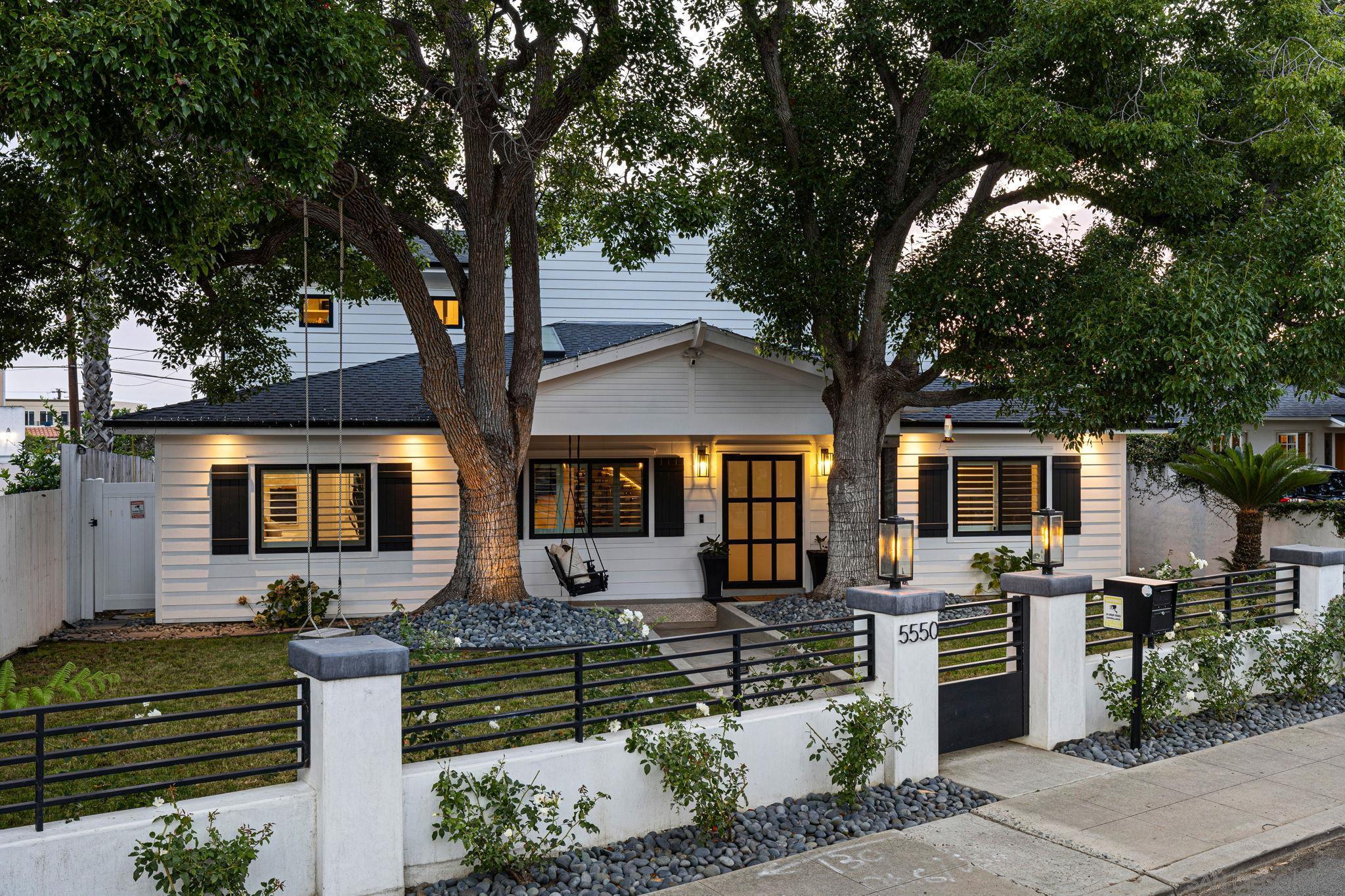 Detail Gallery Image 1 of 1 For 5550  La Jolla Hermosa, La Jolla,  CA 92037 - 5 Beds | 4/1 Baths