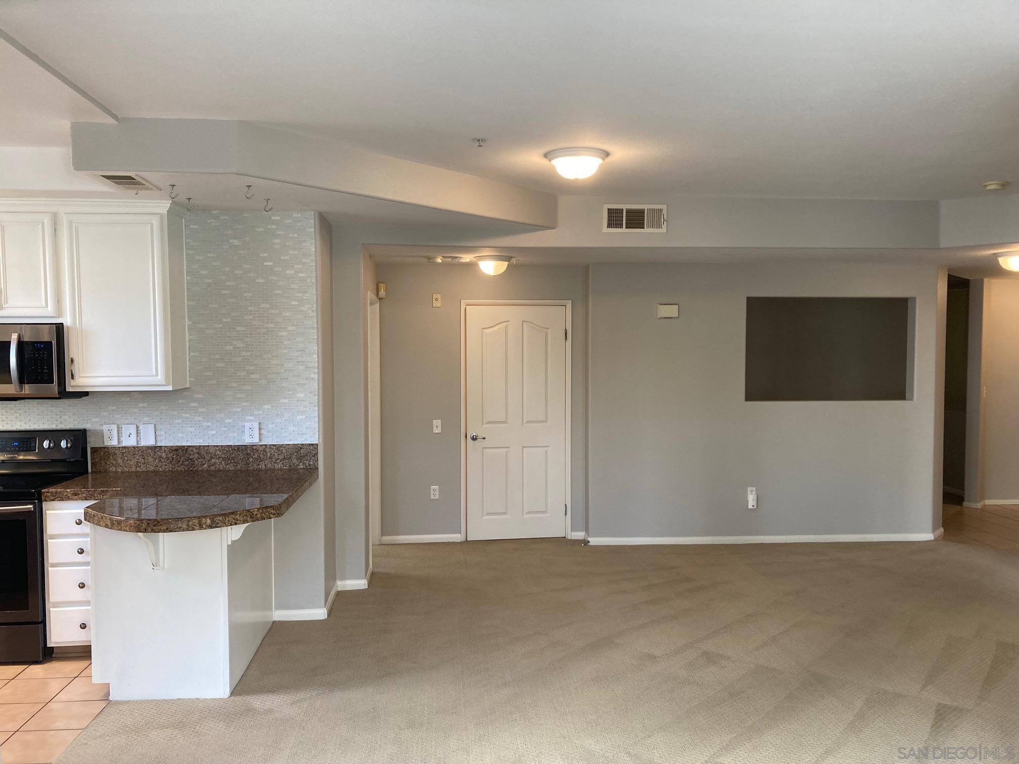 Detail Gallery Image 1 of 1 For 235  Market St  206, San Diego,  CA 92101 - 3 Beds | 2 Baths