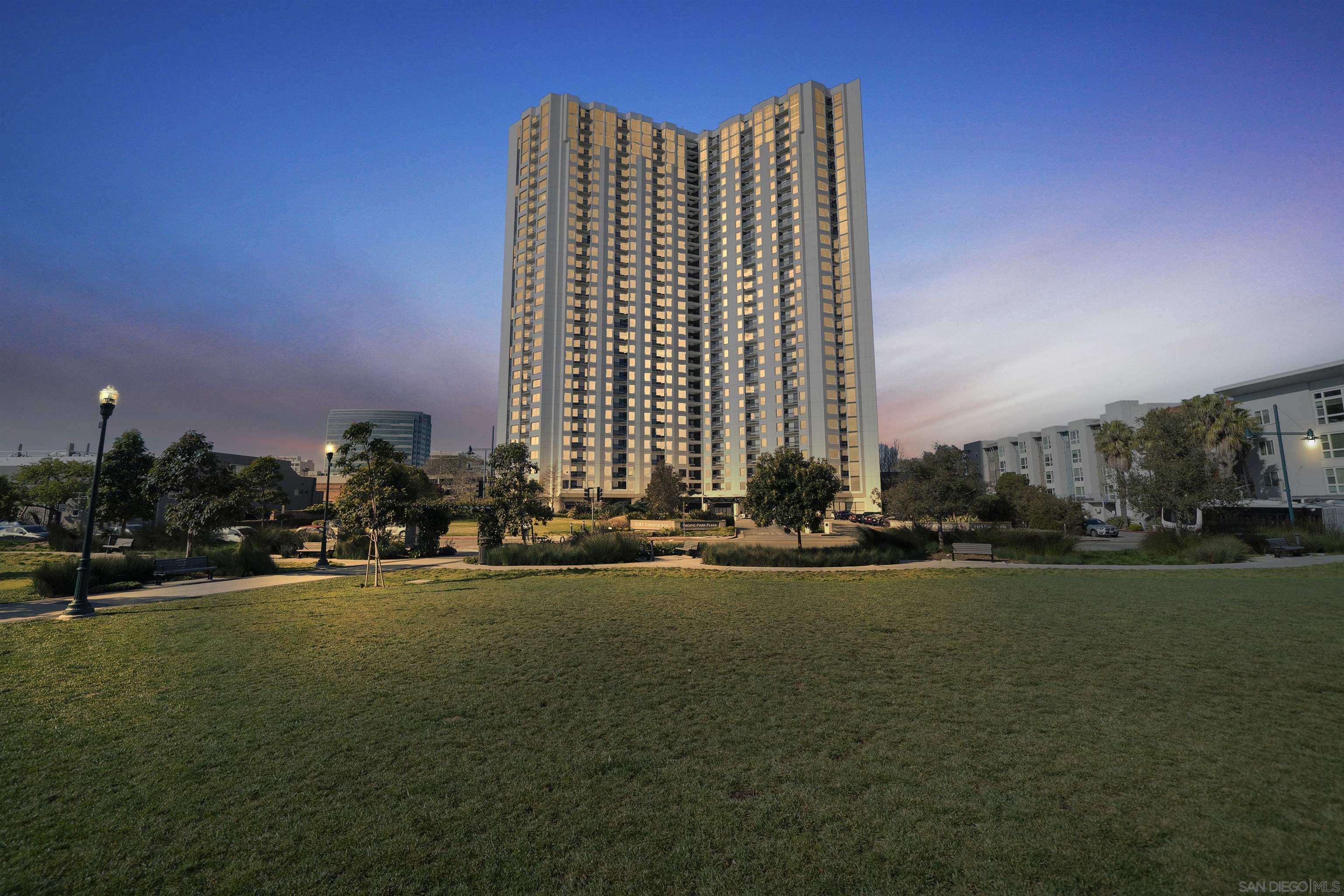 Detail Gallery Image 1 of 1 For 6363  Christie Ave  #1412,  Emeryville,  CA 94608 - 1 Beds | 1 Baths