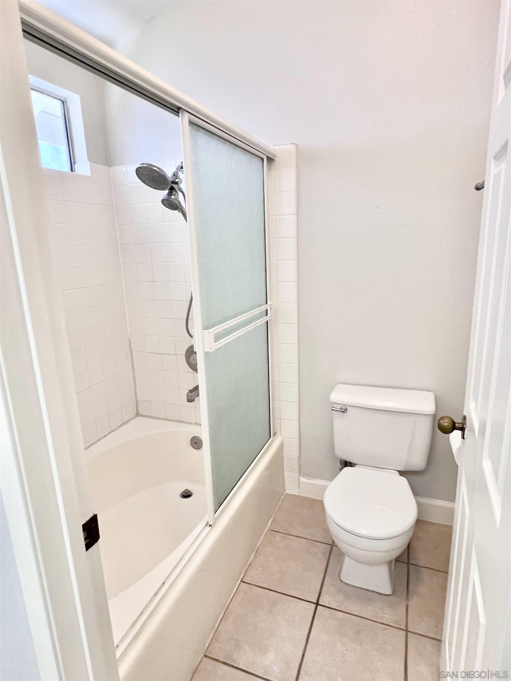 Detail Gallery Image 16 of 40 For 12168  Waverly Downs Ln, San Diego,  CA 92128 - 3 Beds | 2 Baths