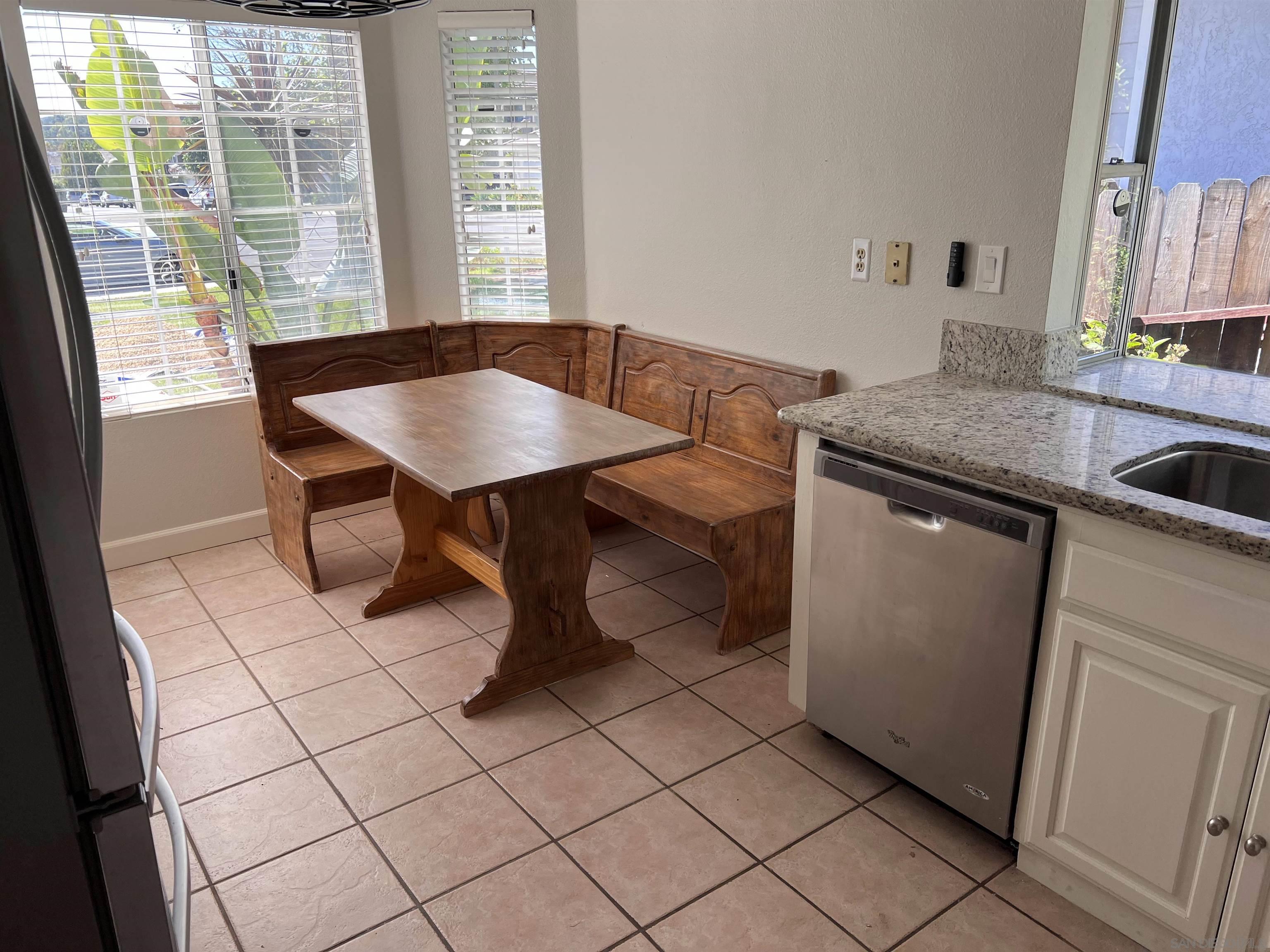 Detail Gallery Image 6 of 40 For 12168  Waverly Downs Ln, San Diego,  CA 92128 - 3 Beds | 2 Baths