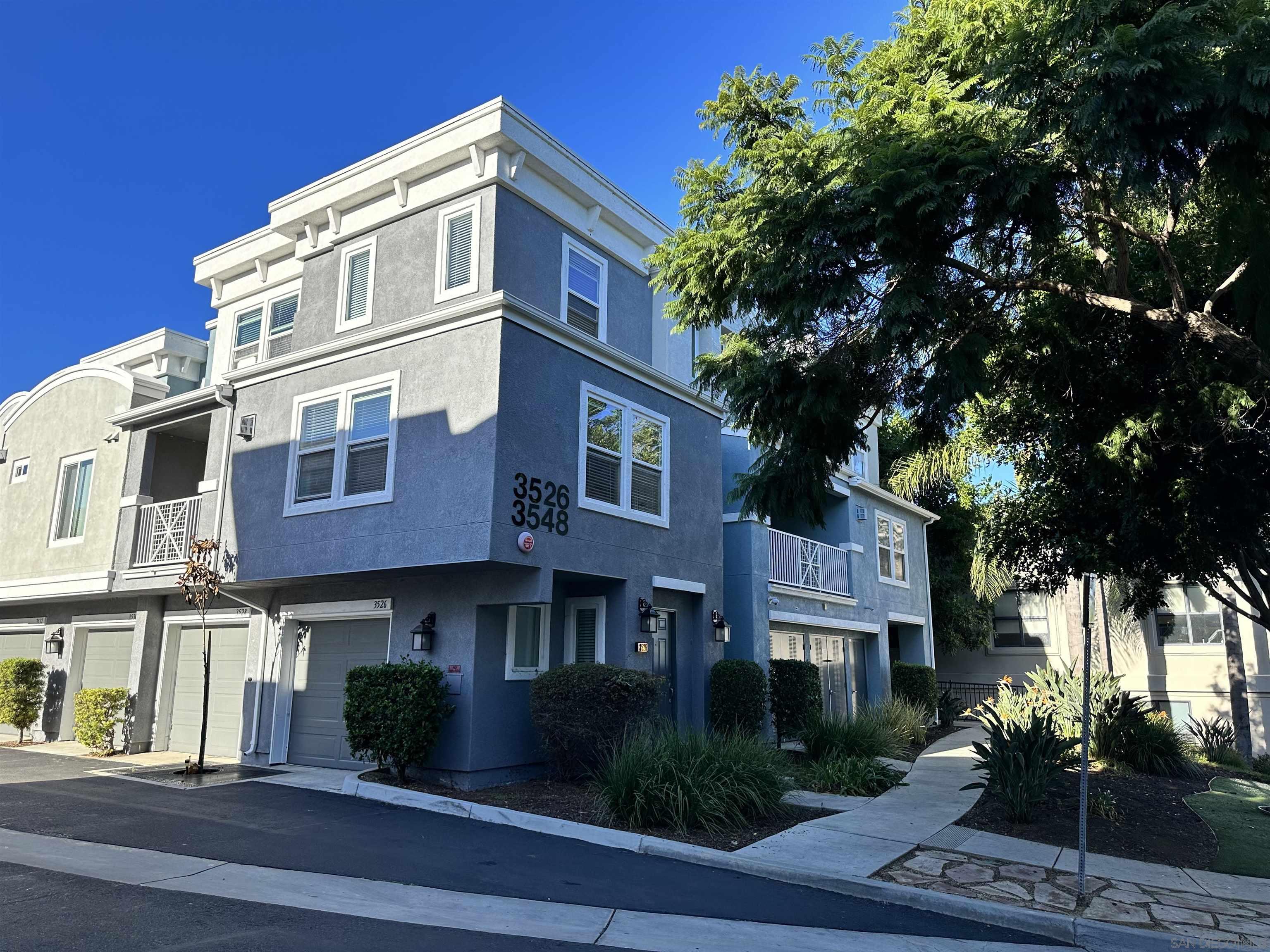 Detail Gallery Image 1 of 1 For 3526  Shoreline Bluff Ln, San Diego,  CA 92110 - 2 Beds | 2/1 Baths