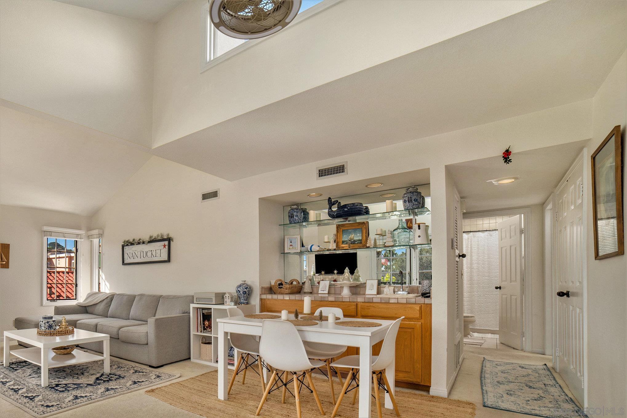 Detail Gallery Image 8 of 39 For 1268-74  Locust St, San Diego,  CA 92106 - – Beds | – Baths