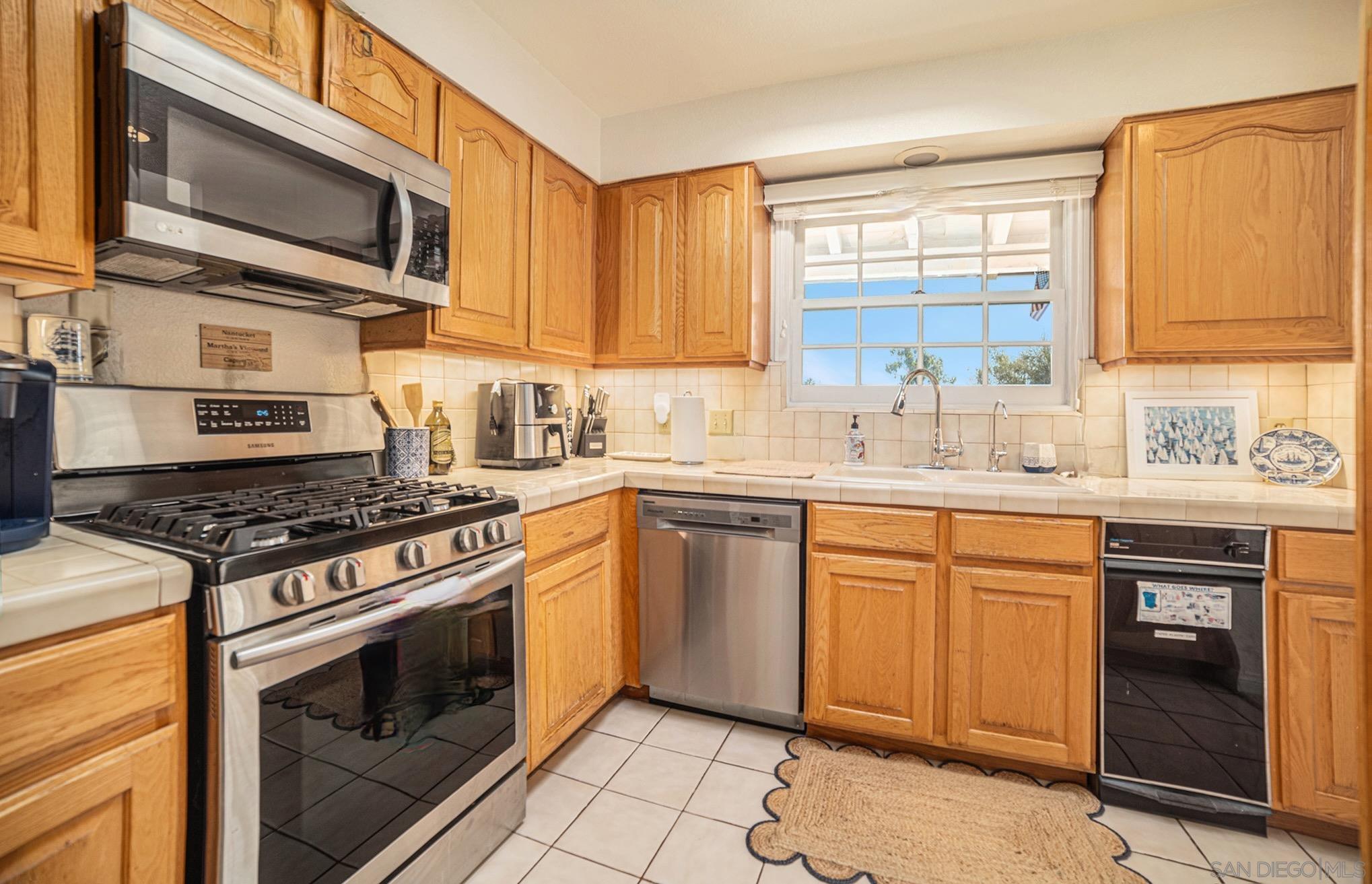 Detail Gallery Image 10 of 39 For 1268-74  Locust St, San Diego,  CA 92106 - – Beds | – Baths