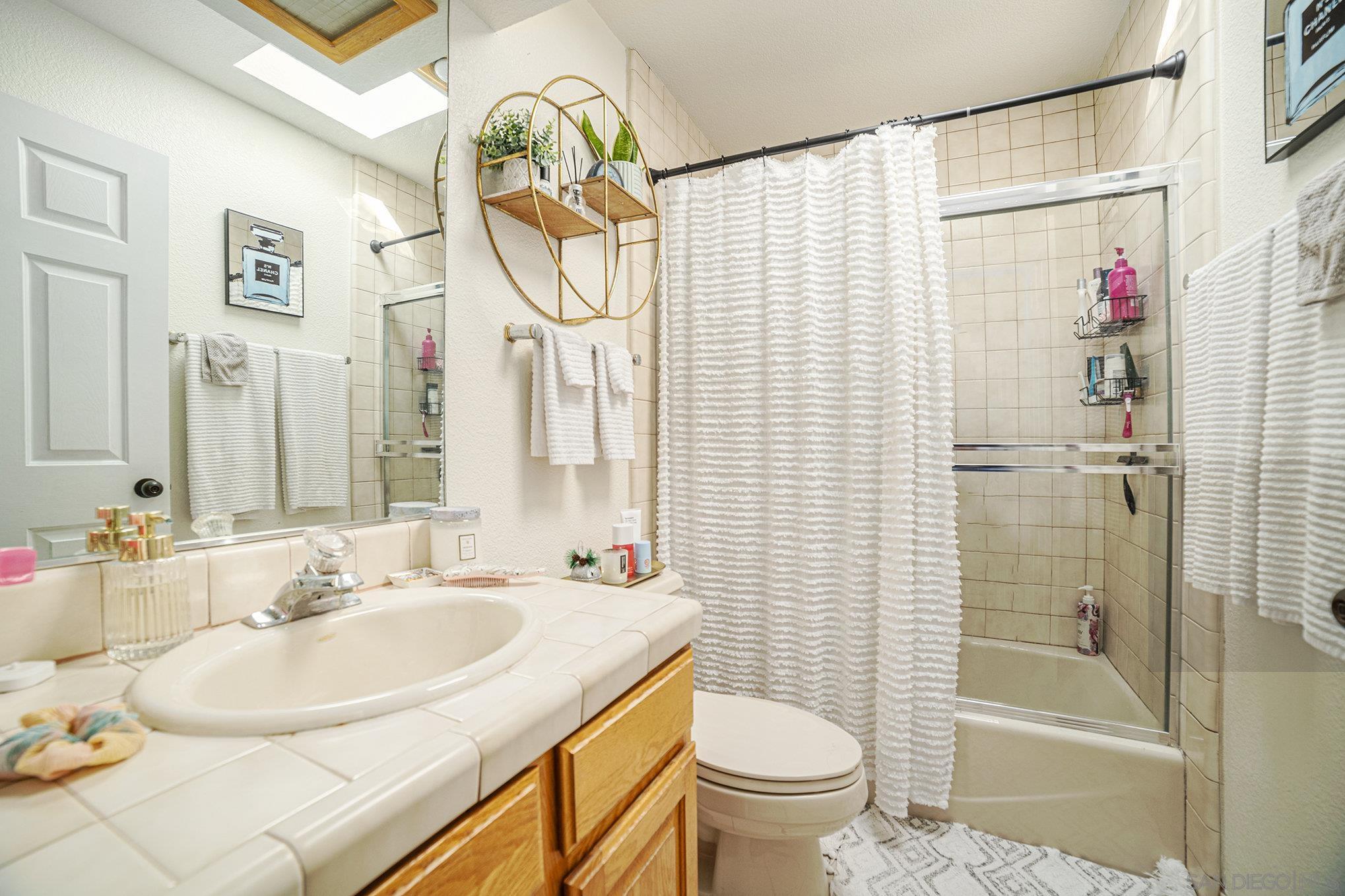 Detail Gallery Image 14 of 39 For 1268-74  Locust St, San Diego,  CA 92106 - – Beds | – Baths