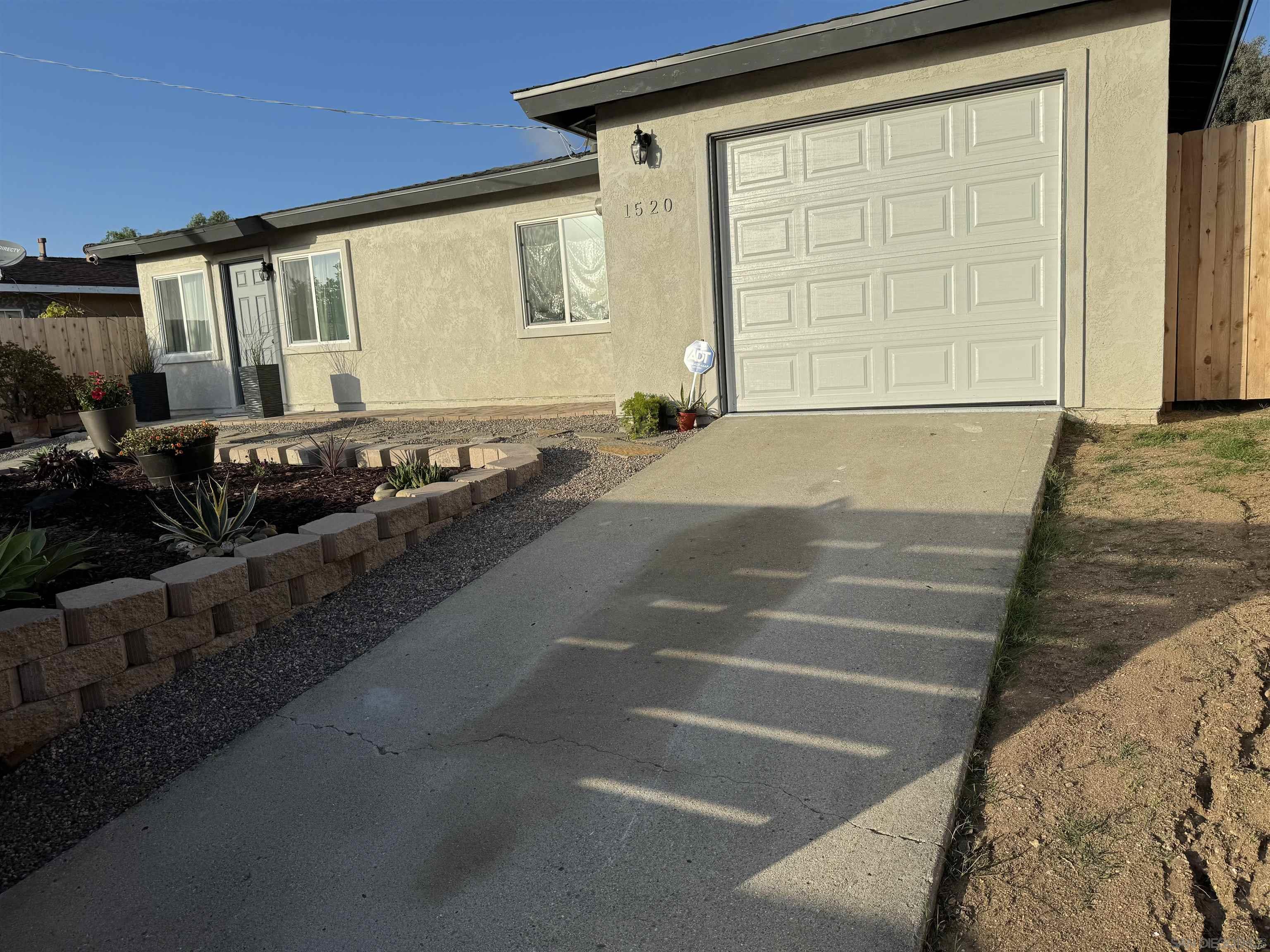 Detail Gallery Image 1 of 1 For 1520  Loretta St, Oceanside,  CA 92058 - 2 Beds | 1 Baths