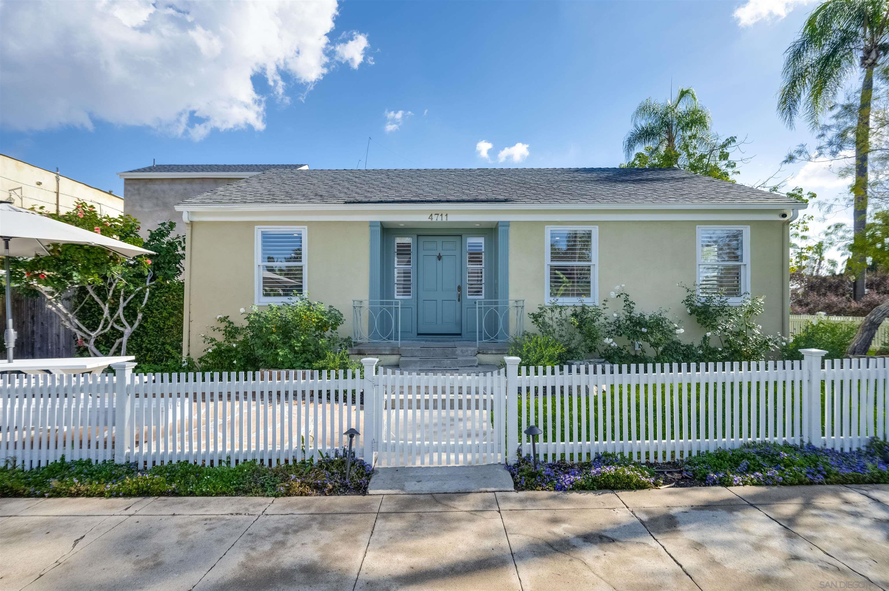 Detail Gallery Image 1 of 1 For 4711  Vista St, San Diego,  CA 92116 - 2 Beds | 1 Baths