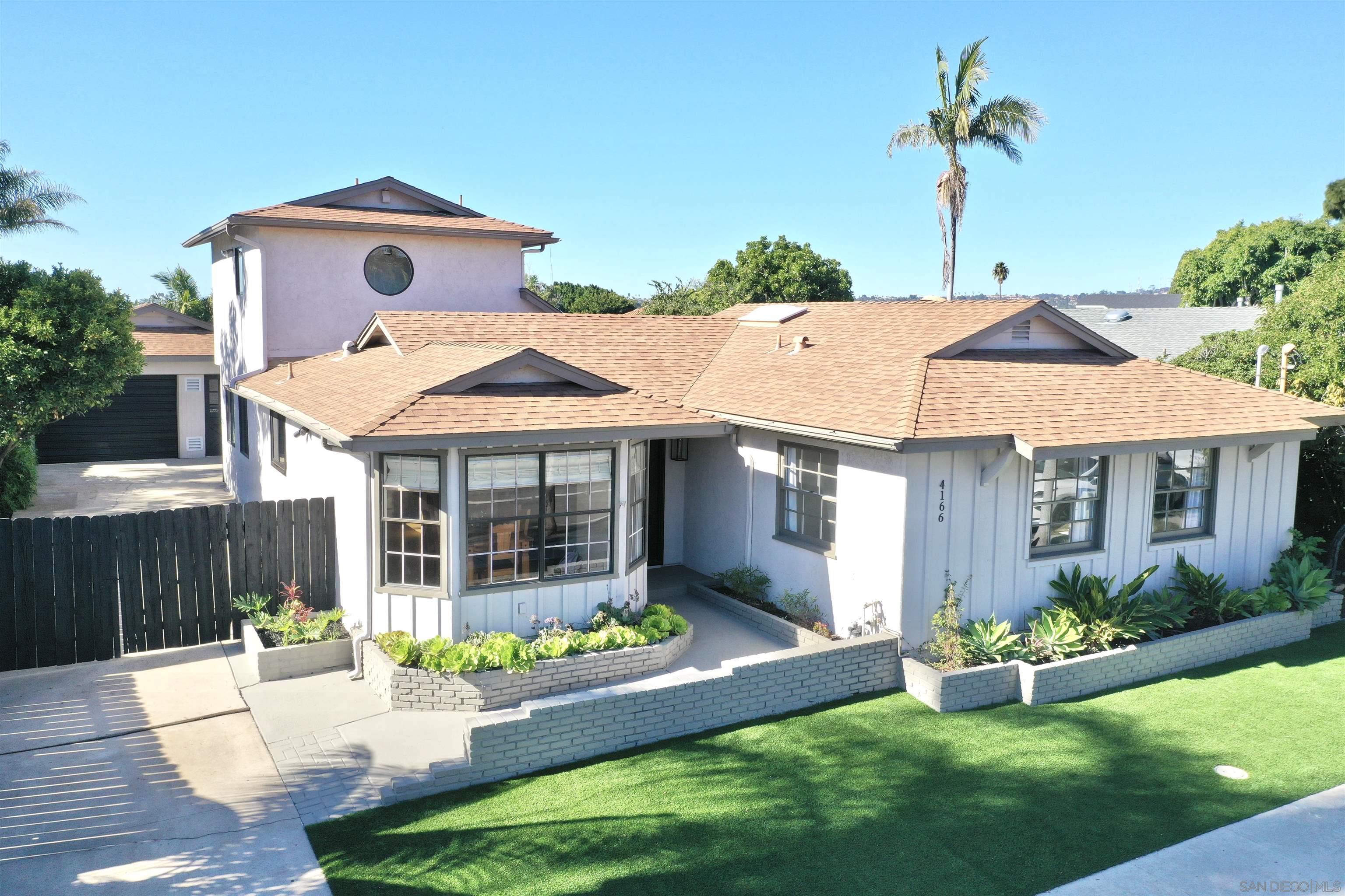 Detail Gallery Image 1 of 1 For 4166  Moraga Ave, San Diego,  CA 92117 - 5 Beds | 4 Baths