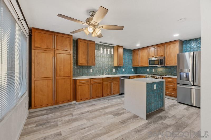 Detail Gallery Image 1 of 1 For 3755  Udall St  205, San Diego,  CA 92107 - 2 Beds | 2 Baths