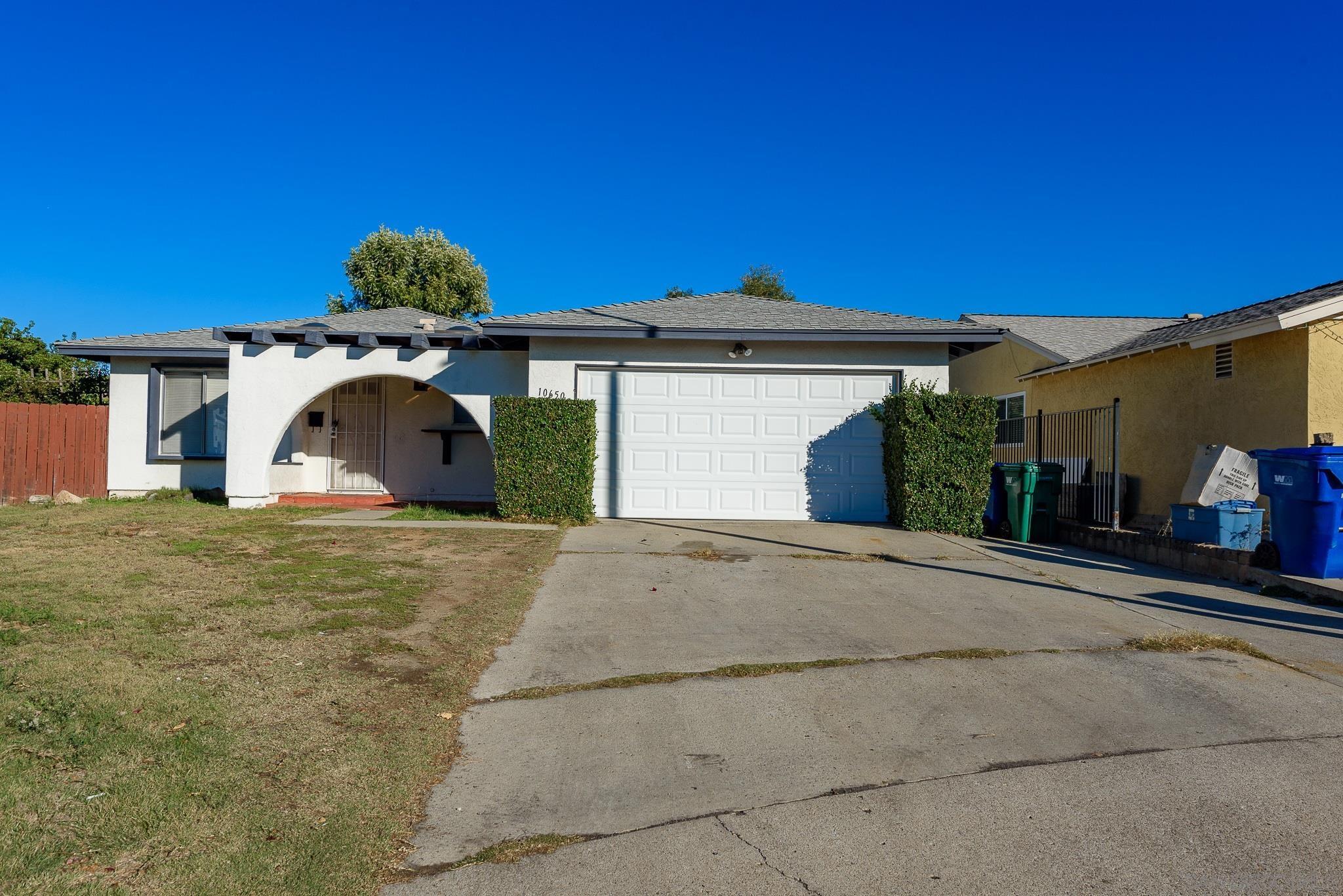 Detail Gallery Image 1 of 1 For 10650  Montura Court, Santee,  CA 92071 - 4 Beds | 2 Baths