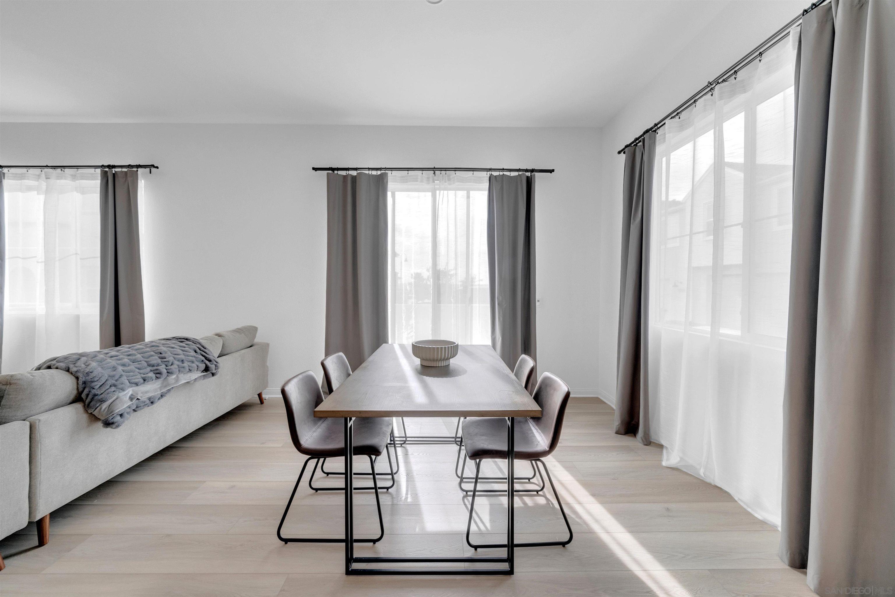 Detail Gallery Image 11 of 29 For 2027 Bluestone  Circle, Chula Vista,  CA 91913 - 4 Beds | 2/1 Baths