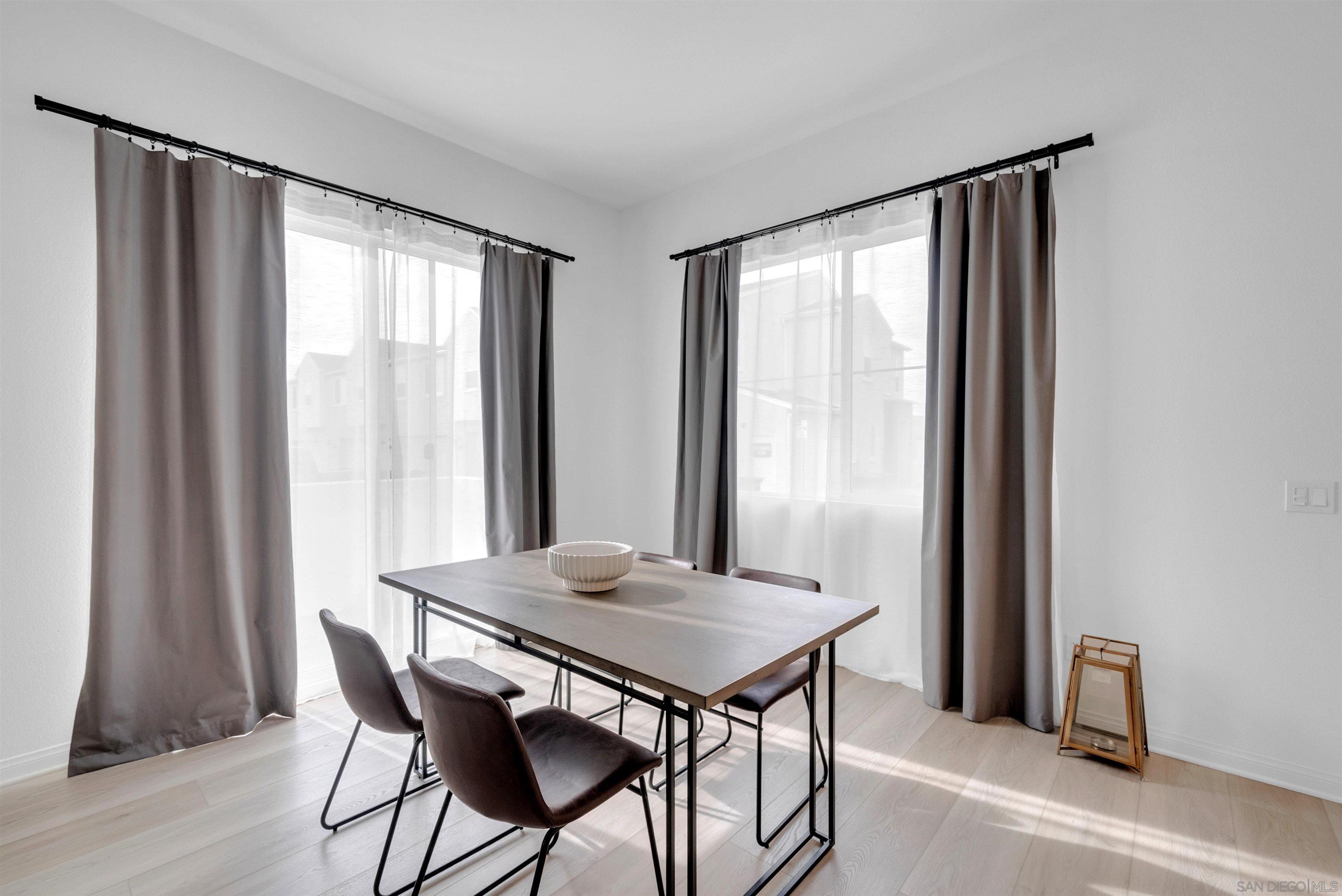 Detail Gallery Image 12 of 29 For 2027 Bluestone  Circle, Chula Vista,  CA 91913 - 4 Beds | 2/1 Baths