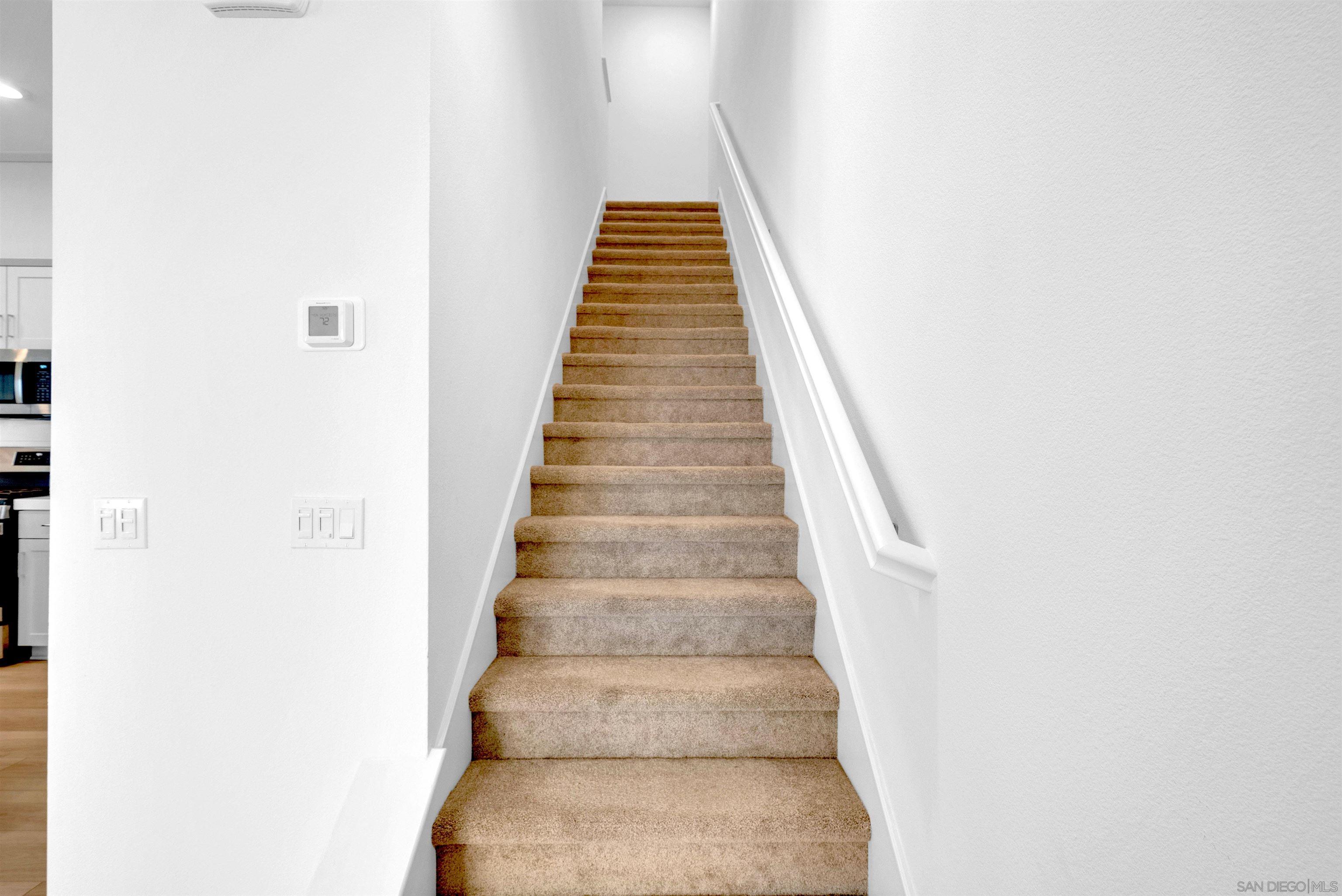 Detail Gallery Image 14 of 29 For 2027 Bluestone  Circle, Chula Vista,  CA 91913 - 4 Beds | 2/1 Baths