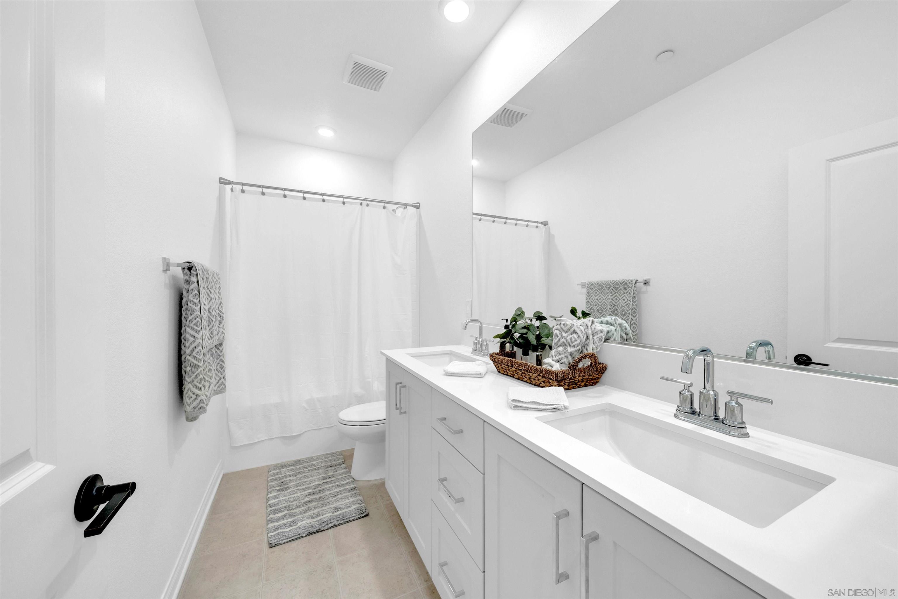 Detail Gallery Image 17 of 29 For 2027 Bluestone  Circle, Chula Vista,  CA 91913 - 4 Beds | 2/1 Baths