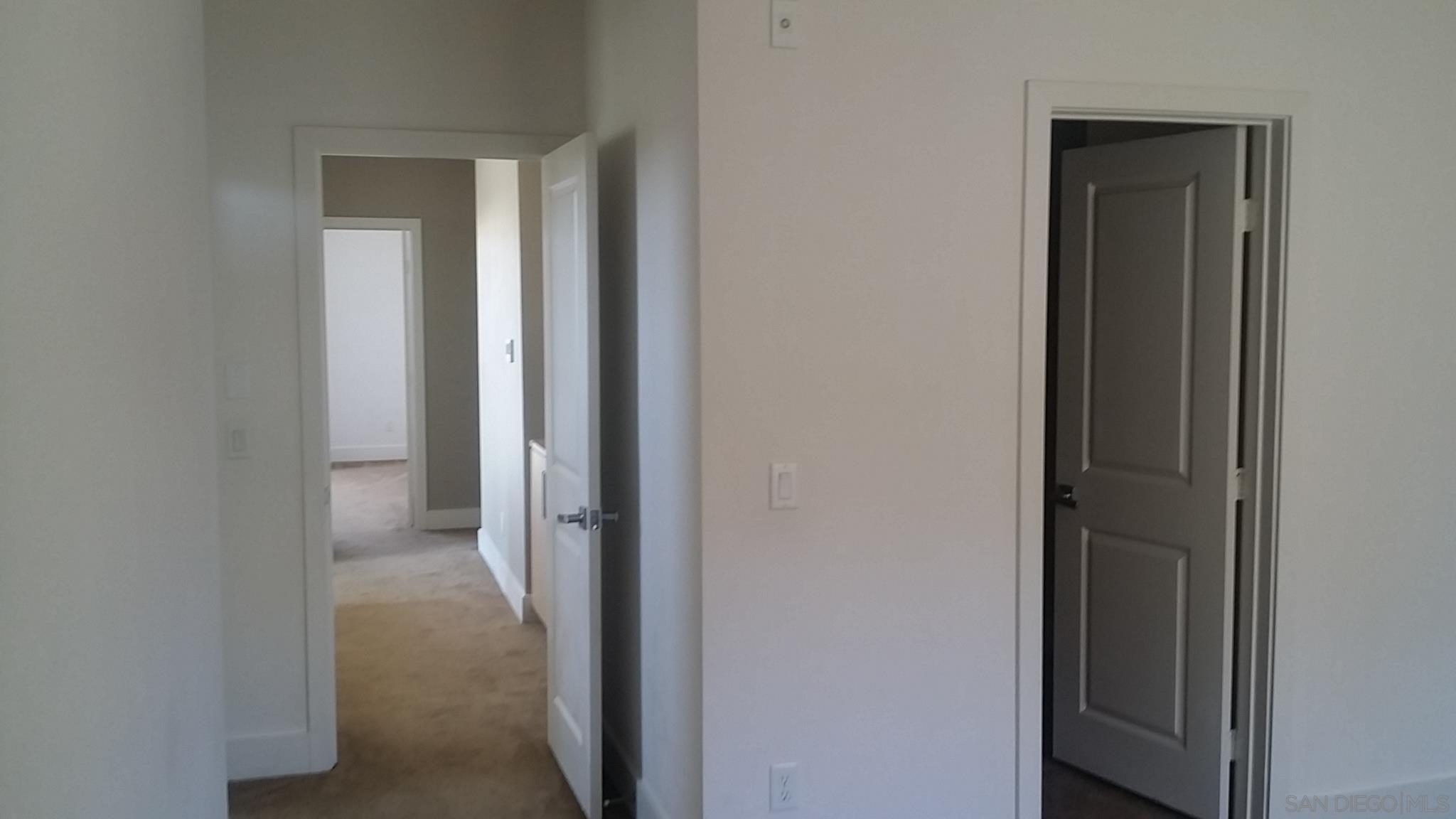 Detail Gallery Image 11 of 28 For 1660  Fairlead Ave, Carlsbad,  CA 92011 - 3 Beds | 2/1 Baths